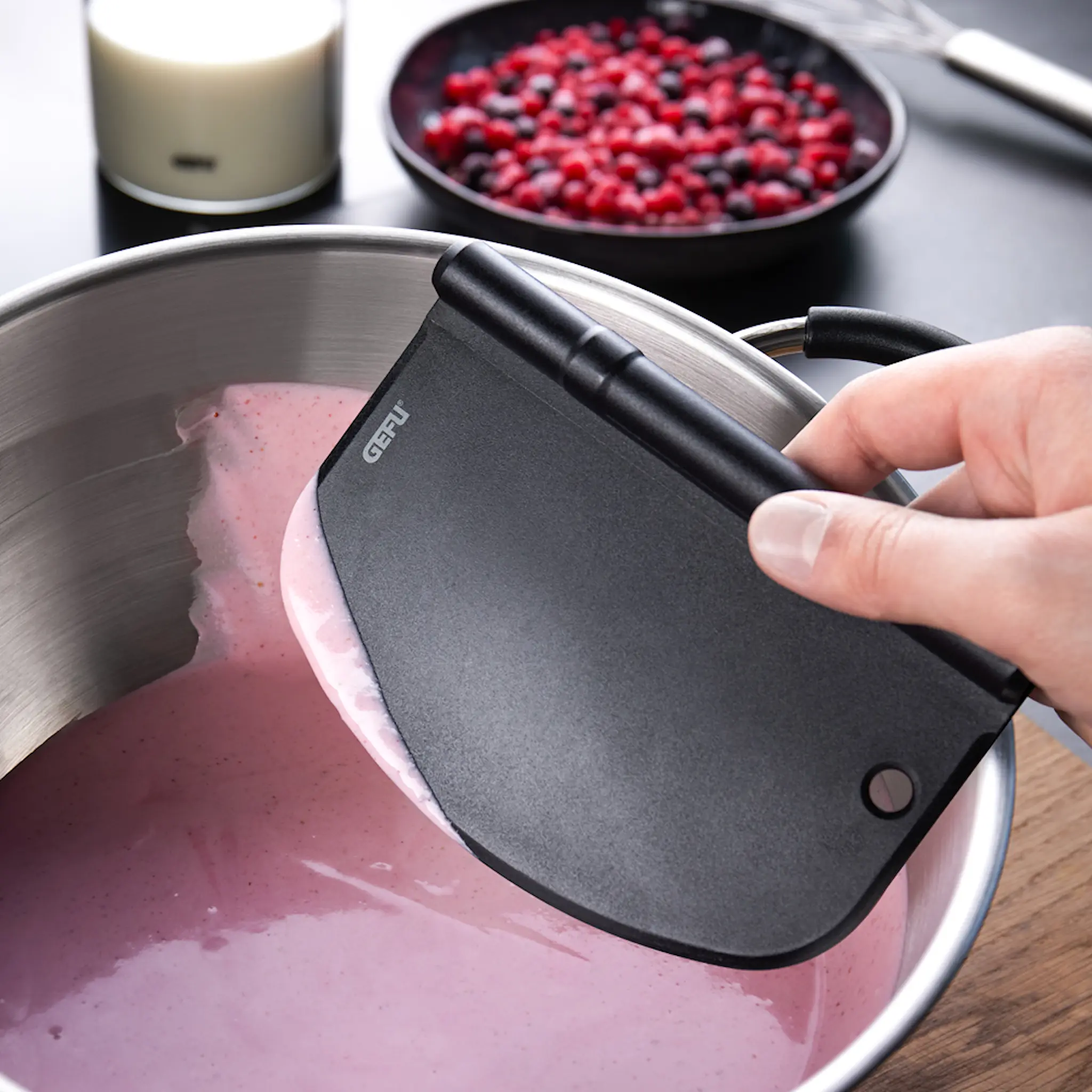 Gefu Taikinakaavin 2-in-1 Musta