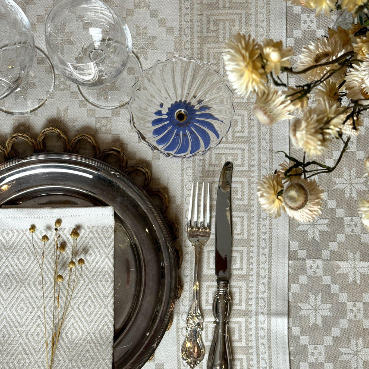 Ekelund Åttebladrose bordbrikke 35x48 cm beige