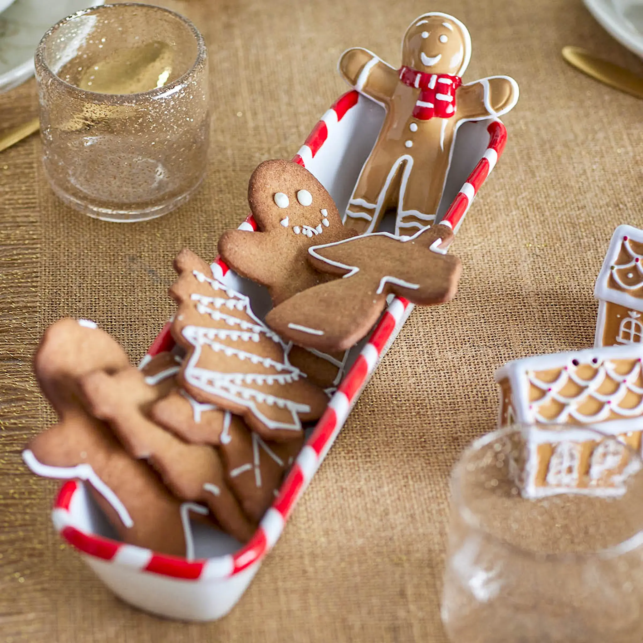 Bloomingville Ginnie avlång skål 36x12 cm pepparkaksgubbe