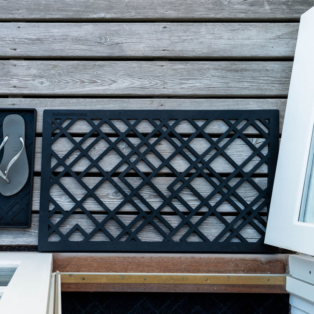 Tica Copenhagen Lines dørmatte gummi 75x45x1 cm svart