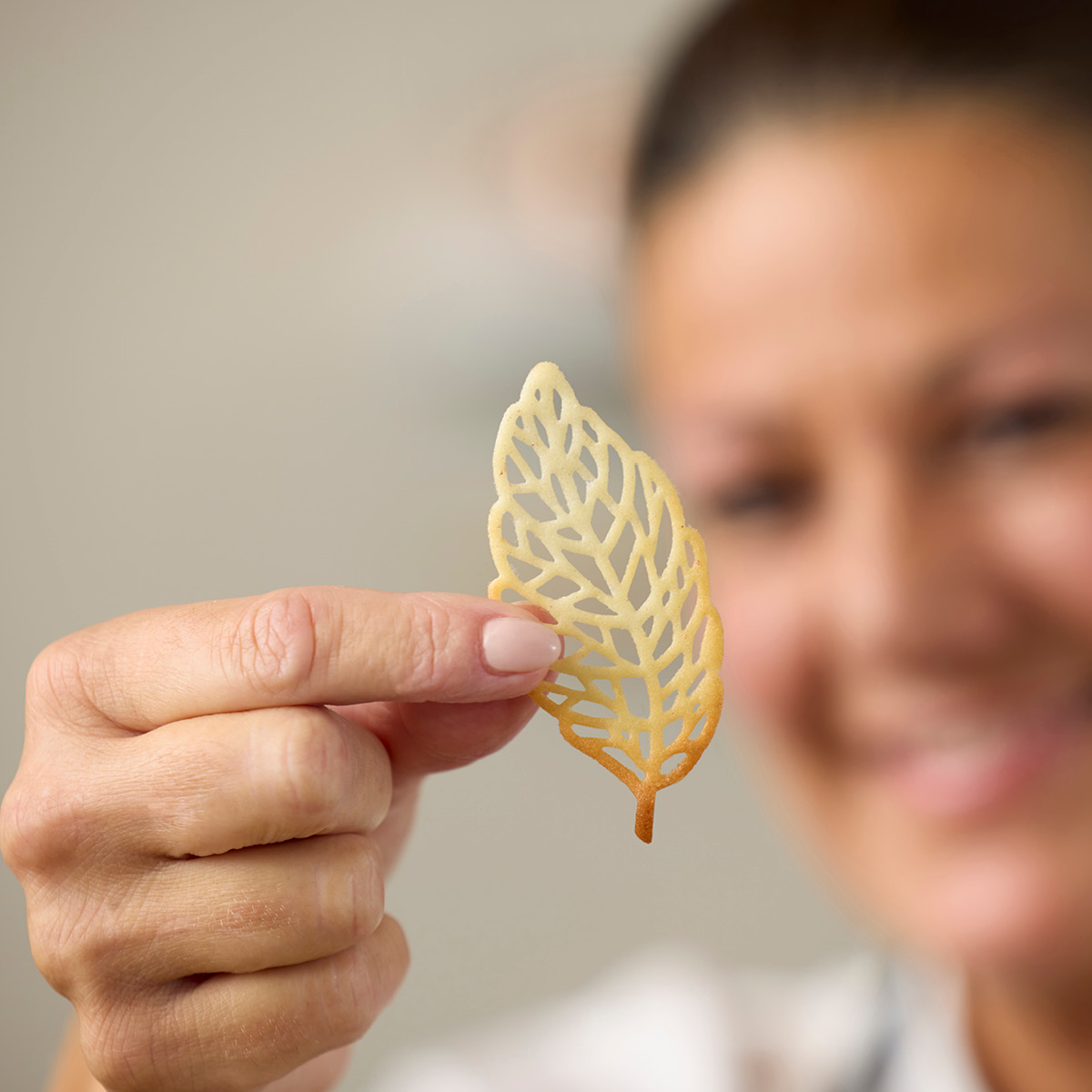 Blomsterberg Tuileform blad til 4 stk latte