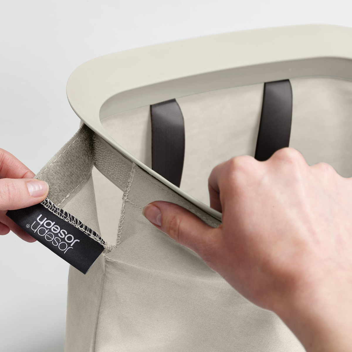 Joseph Joseph Tota tvättkorg 90 L beige