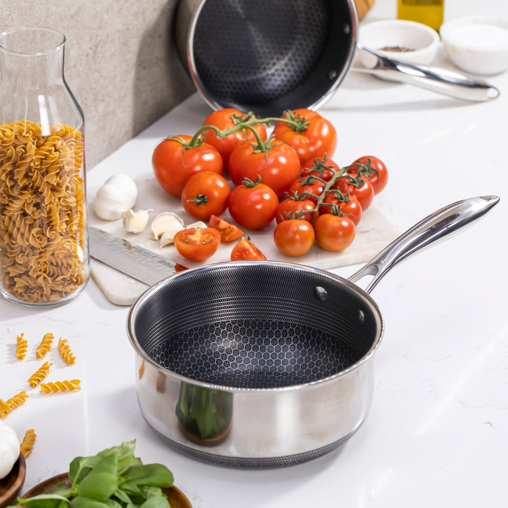 Hexclad Hybrid kasserolle med lokk 2,8L sølv/svart