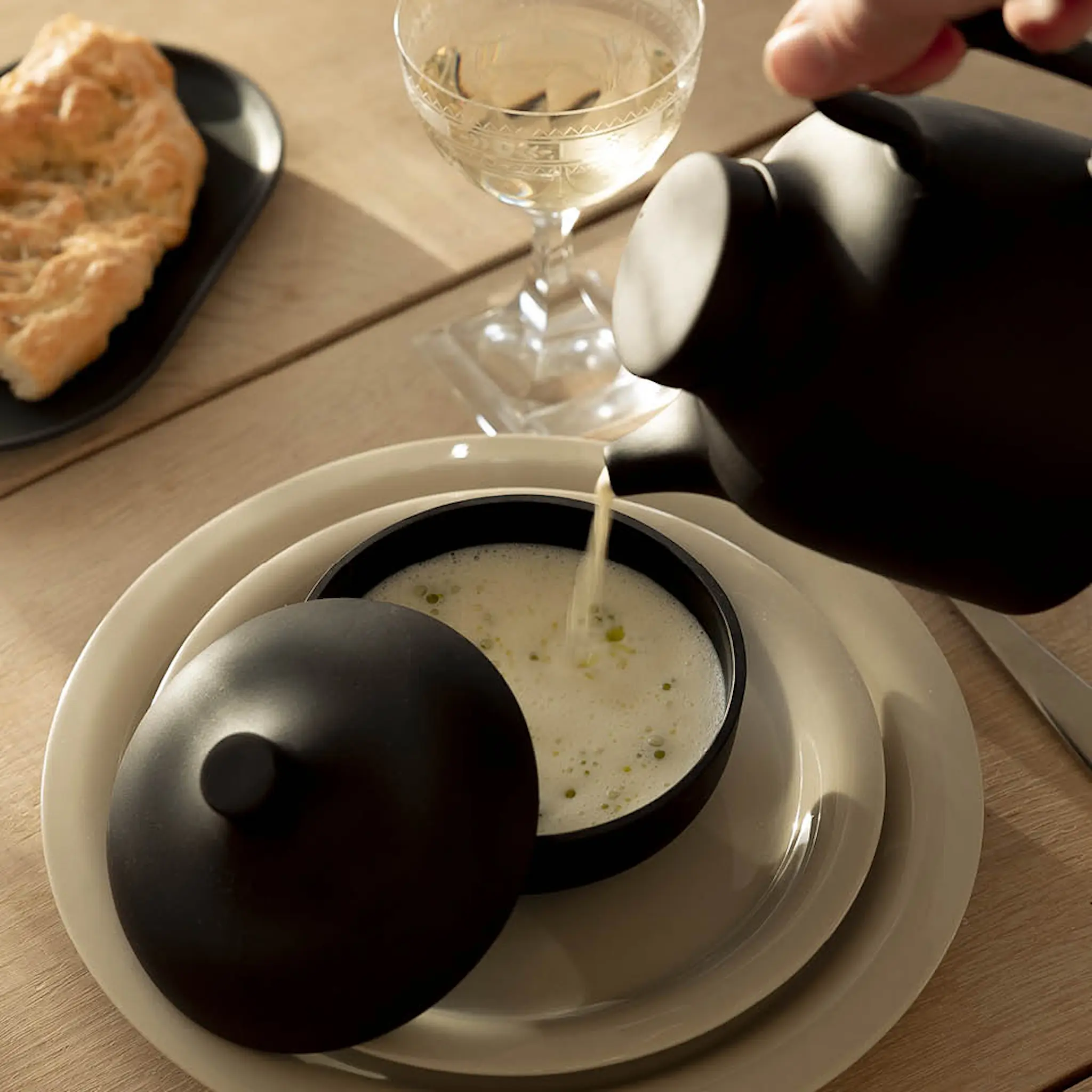 Design House Stockholm Sand Secret Skål Mellan Svart