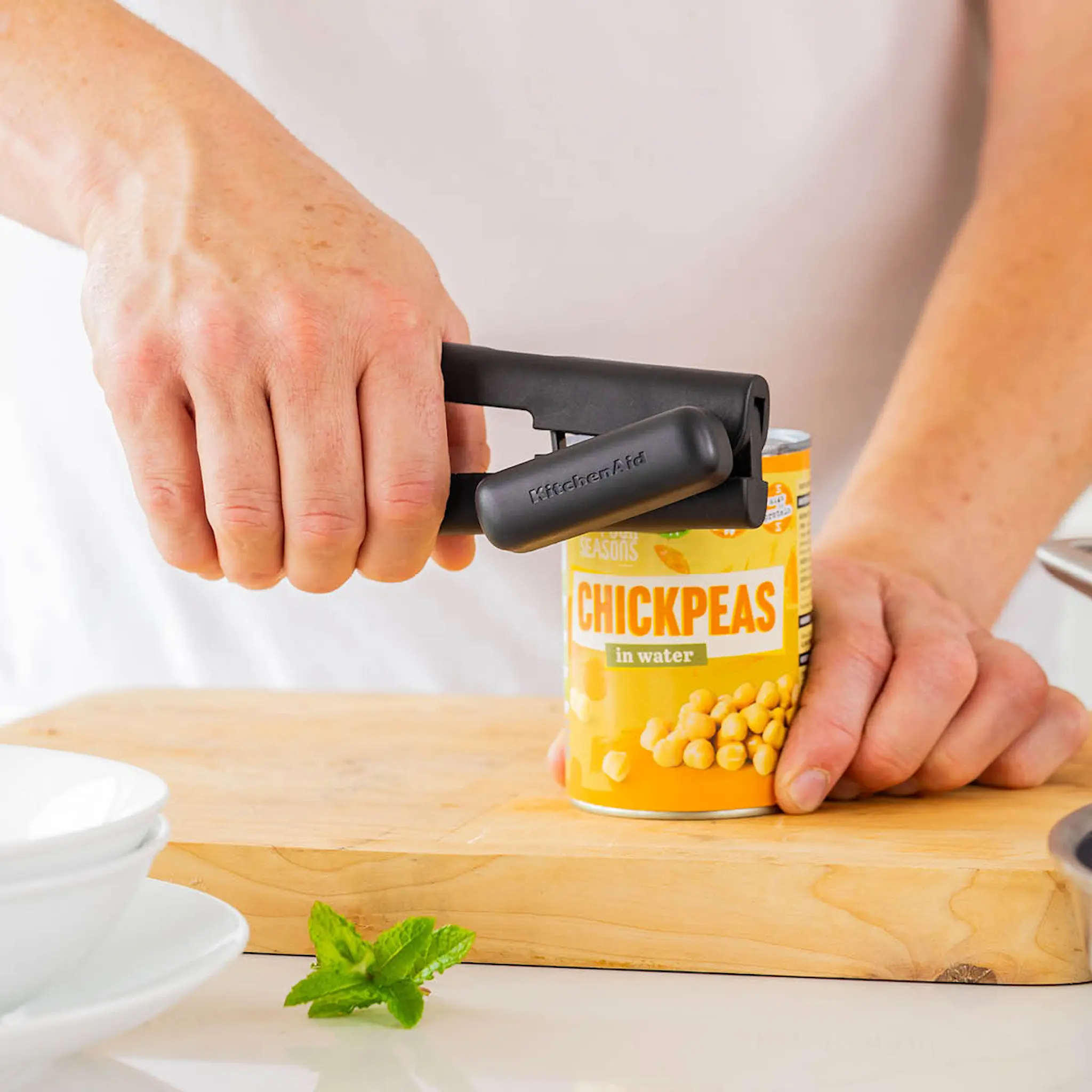 KitchenAid KitchenAid Purkinavaaja 18 cm Mattamusta