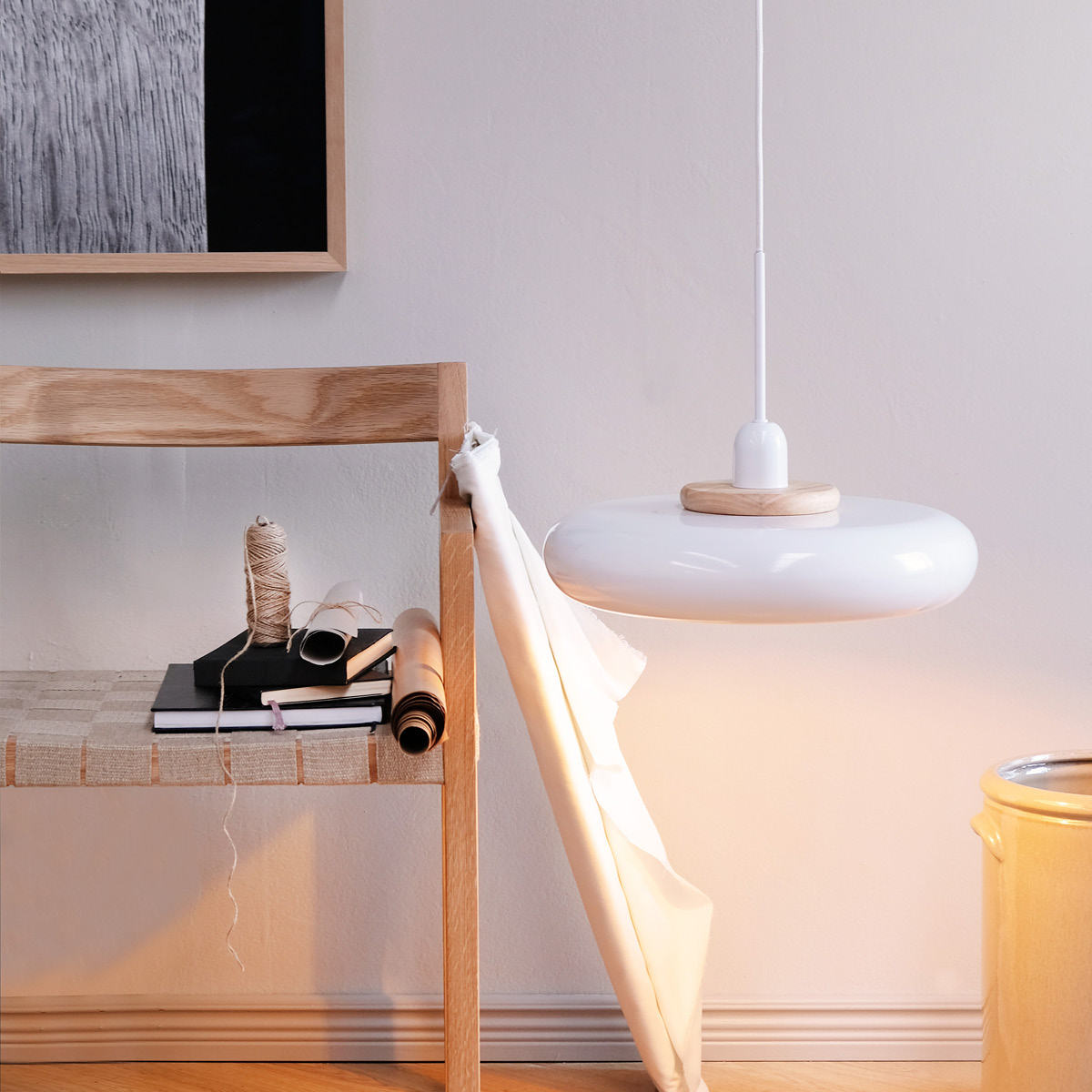 Dyberg Larsen Planet pendellampa 36 cm vit