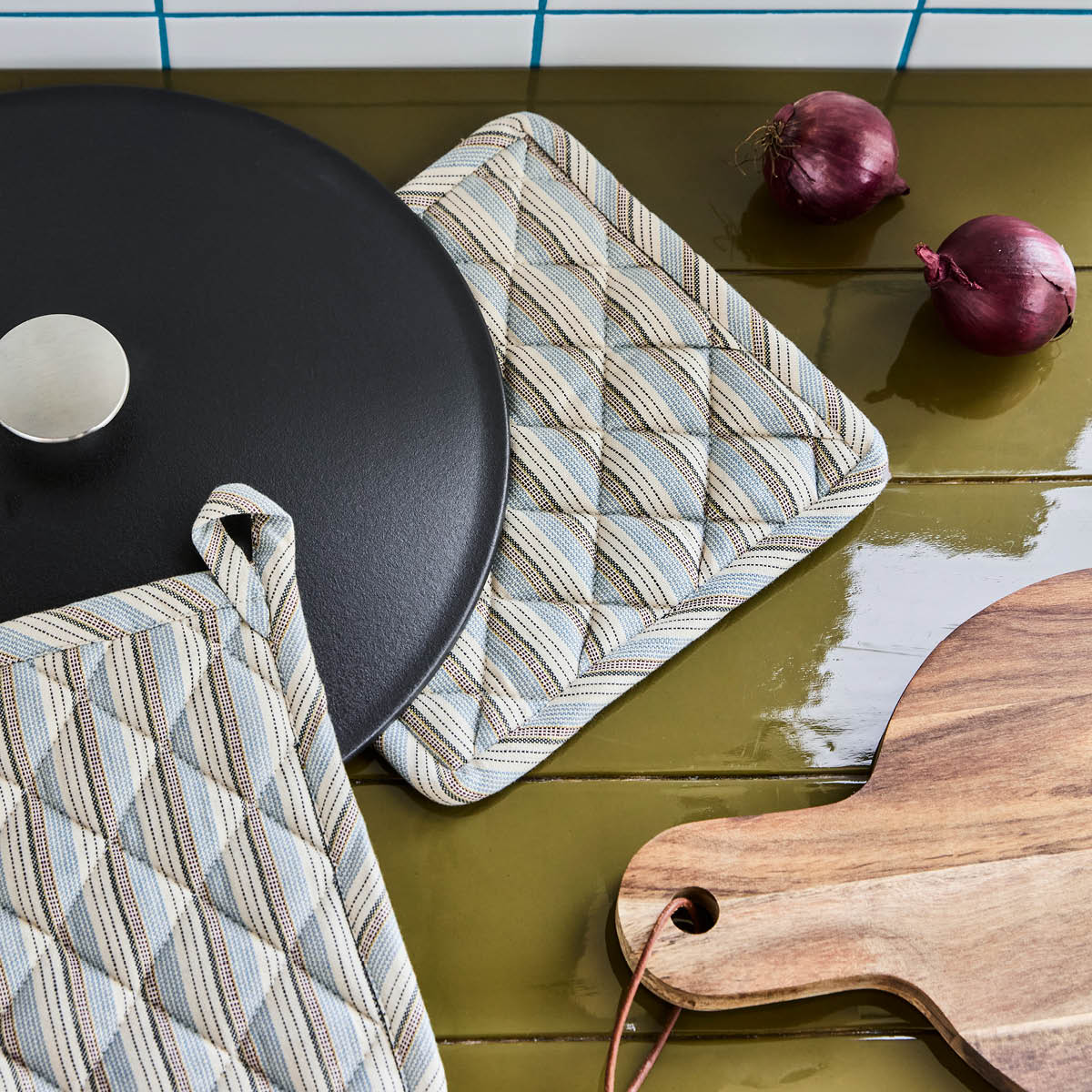 House Doctor Chef gryteklut 22,5x22,5 cm 2 stk blå/sand