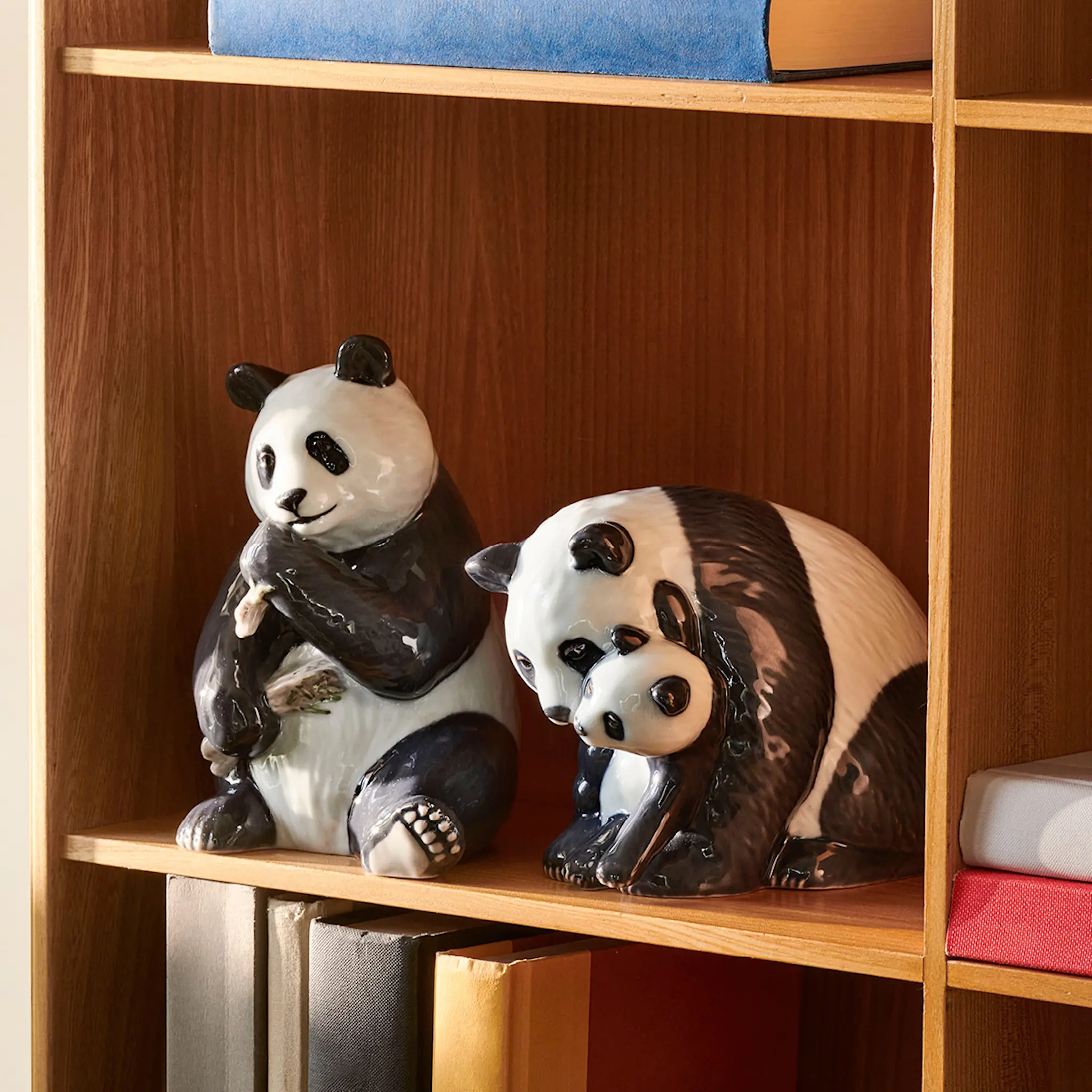 Royal Copenhagen Figurines Panda med Unge 13,5 cm Svart/Vit