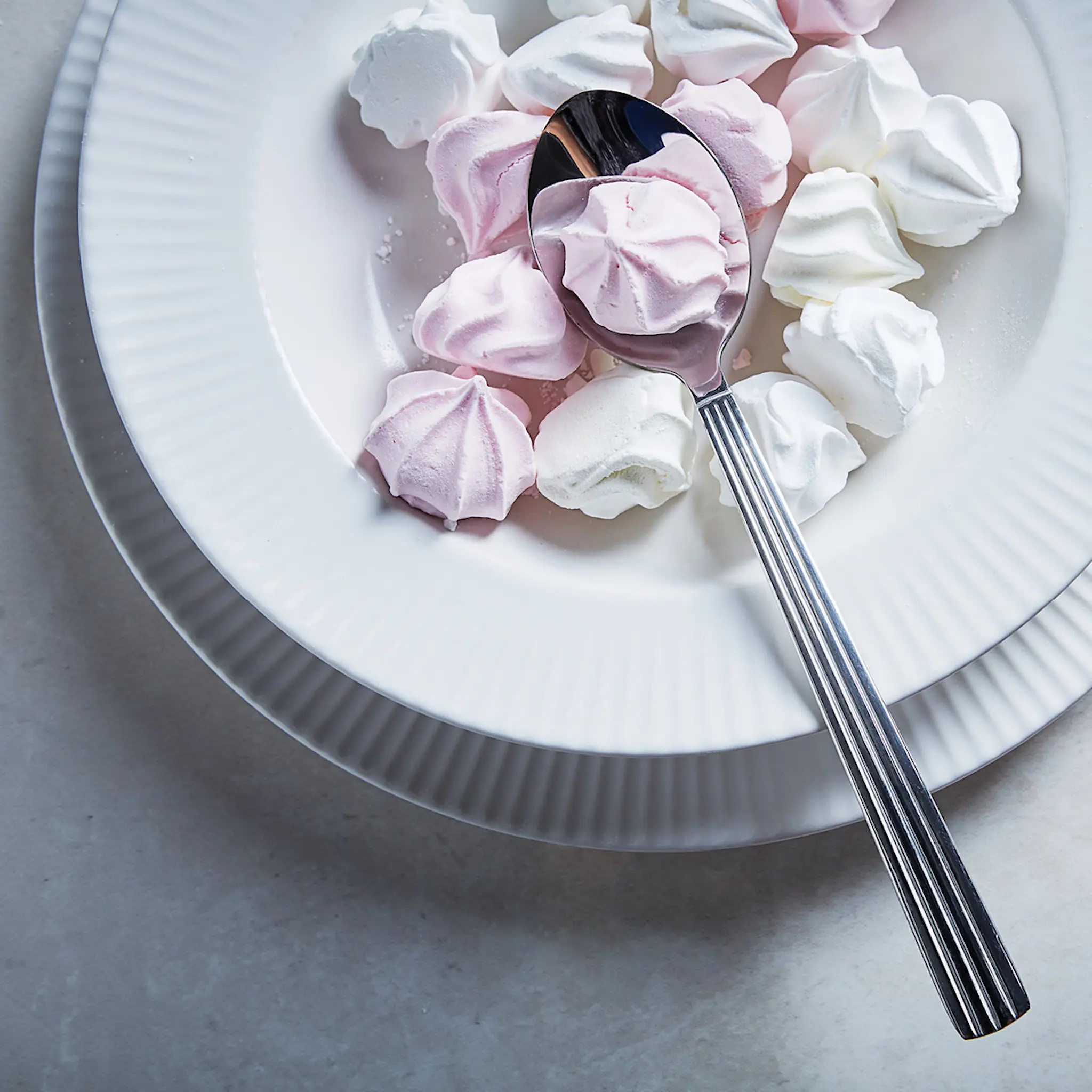 Aida Groovy dessertskje polert hover