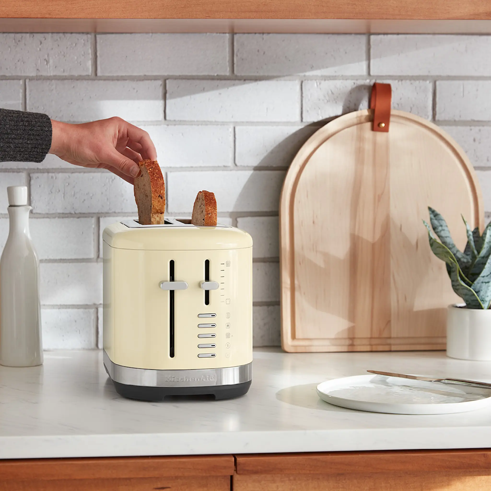 KitchenAid KitchenAid Brödrost 2 skivor 5KMT2109EAC Almond Cream