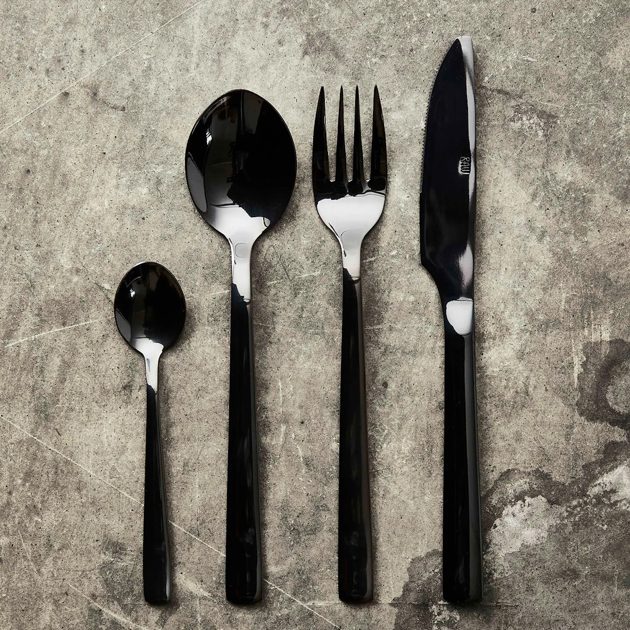 Aida Raw Aterimet 40 osaa Musta