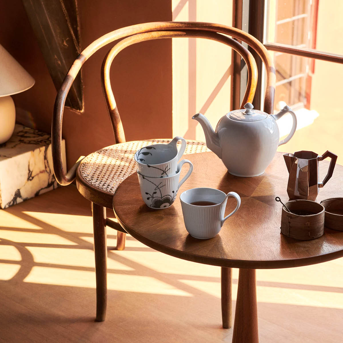 Royal Copenhagen Blå Mega Riflet høyhankskopp 25 cl