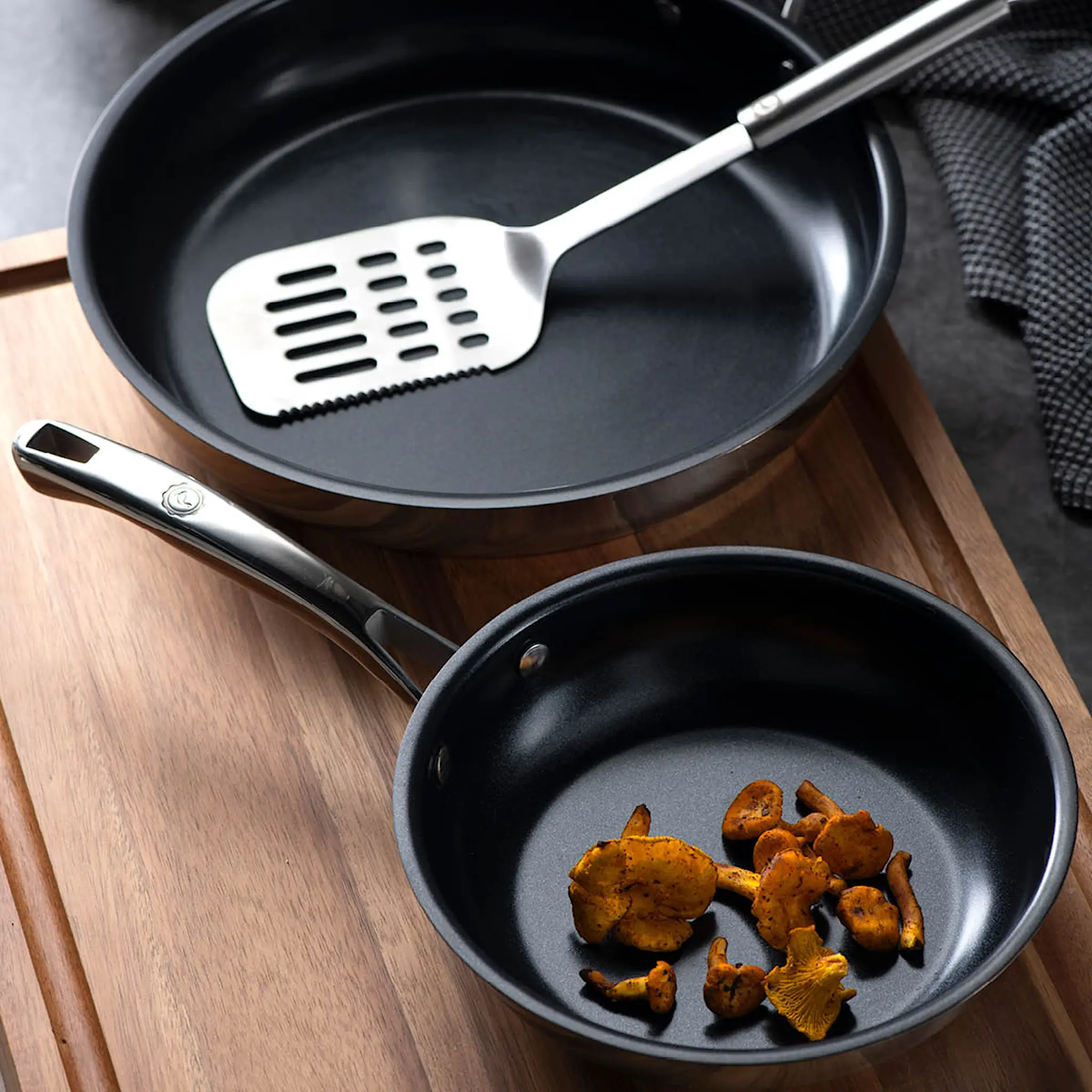 Anders Petter Classic Paistinpannu 20+28 cm Teräs