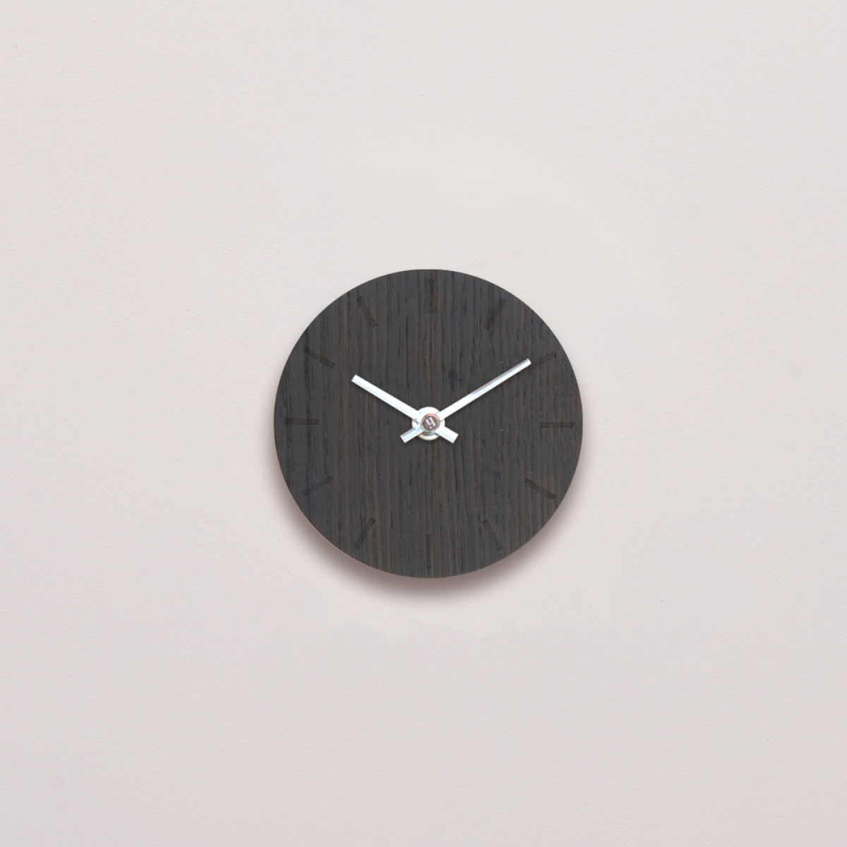 Hemverk Dark Oak Pöytäkello 12 cm Tumma tammi/Hopea