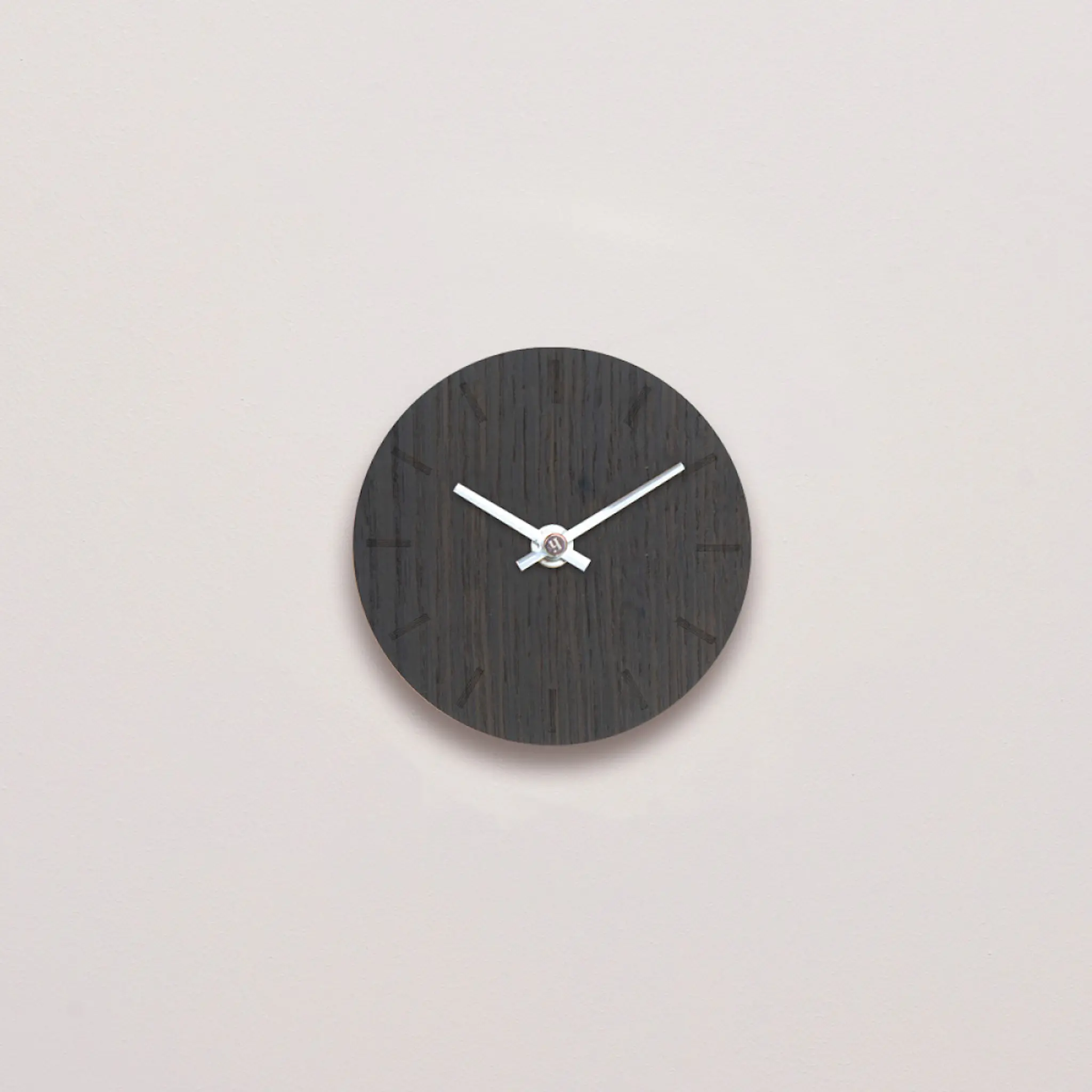 Hemverk Dark Oak bordsur 12 cm mörk ek med silvervisare