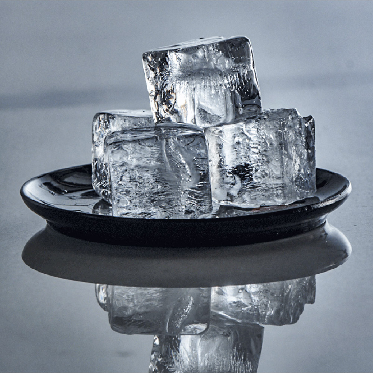 Lurch Isbitform terninger m/ lokk 2X2 cm svart