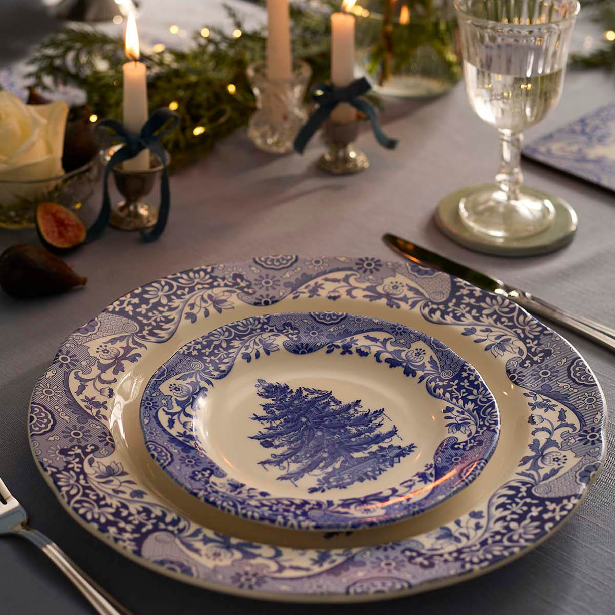 Spode Blue Italian Christmas Tree -alatelautanen 31 cm sininen/valkoinen