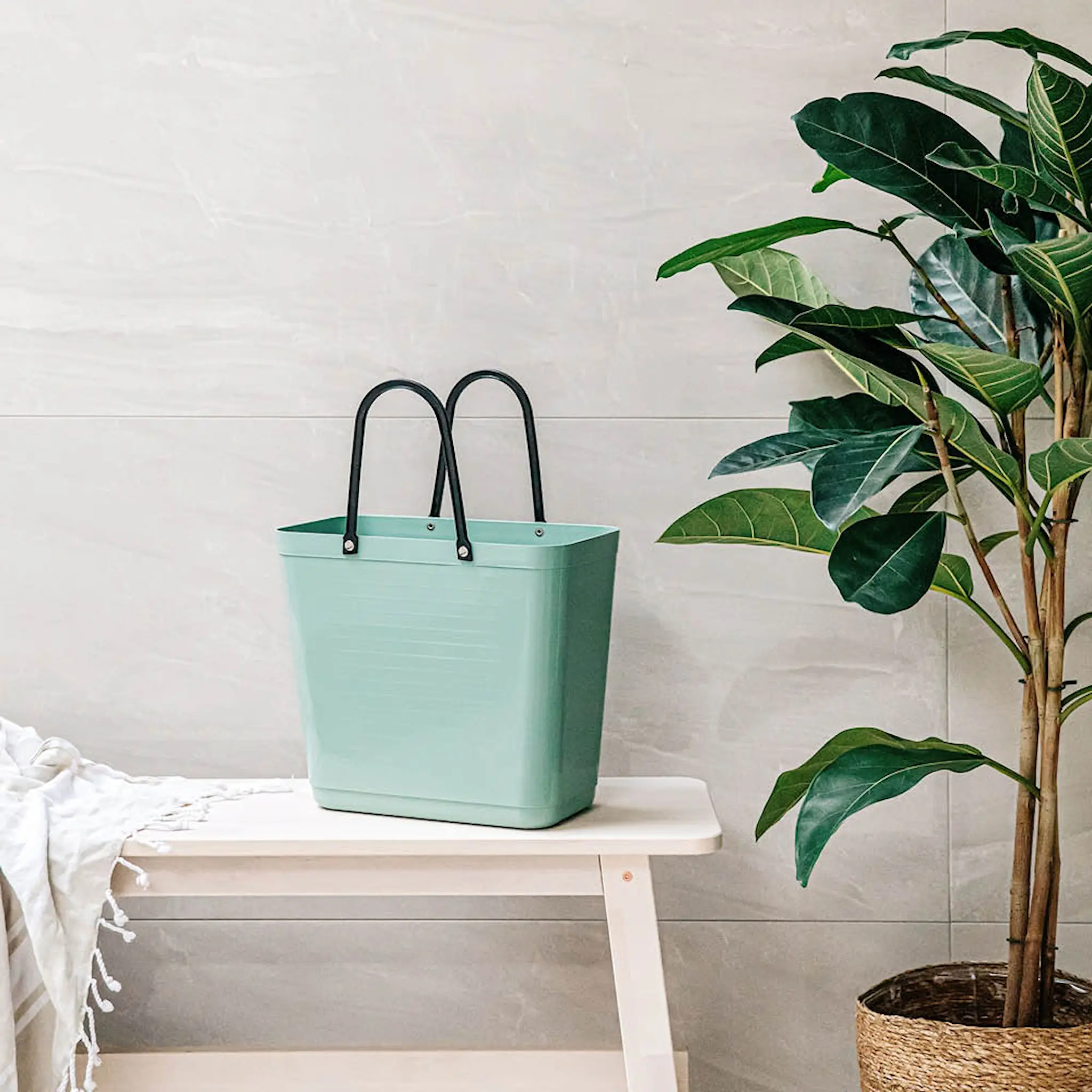 Hinza Recycled Plastic väska hög 14 L olivgrön