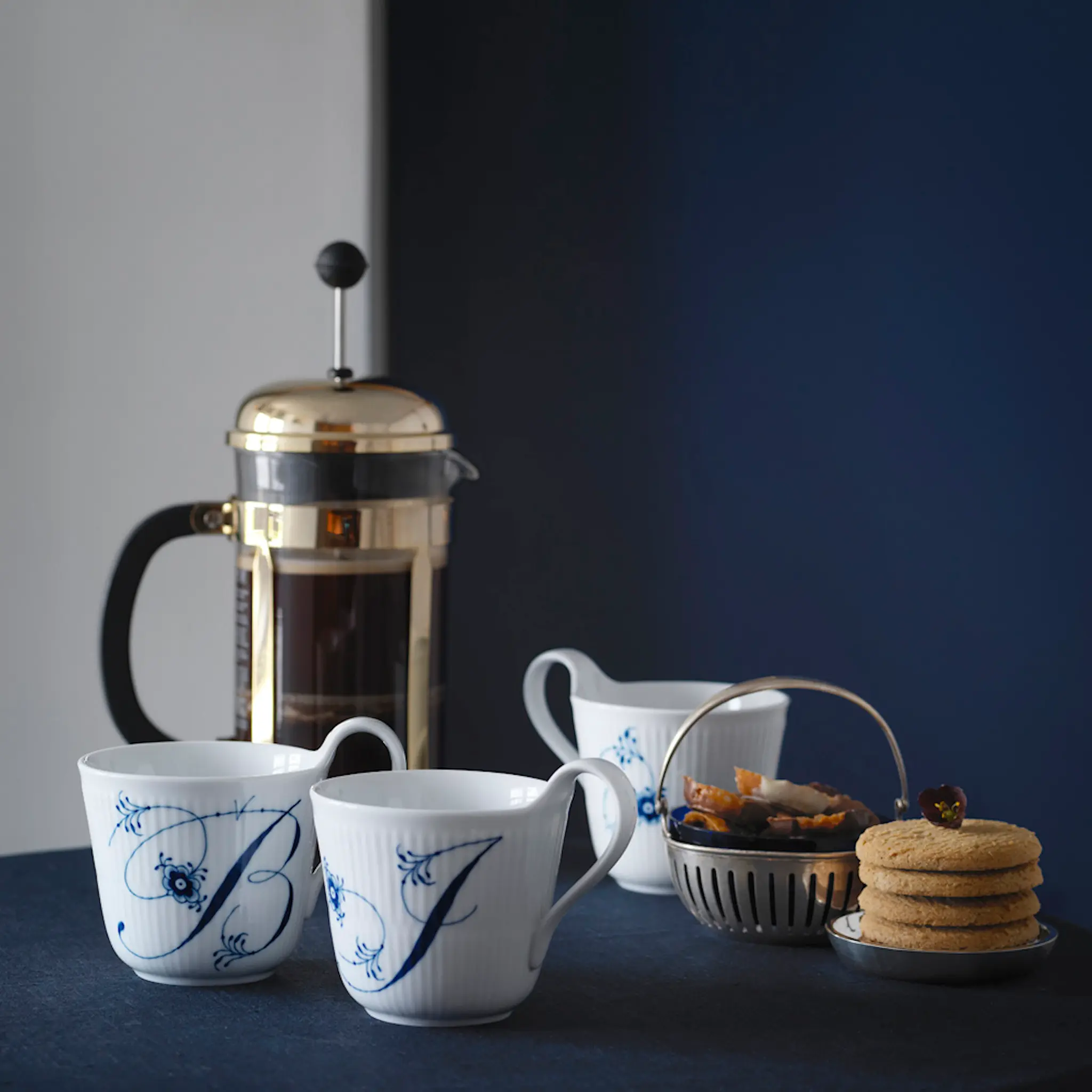 Royal Copenhagen Blue Fluted Pl Alphabet Mugg 33 cl I