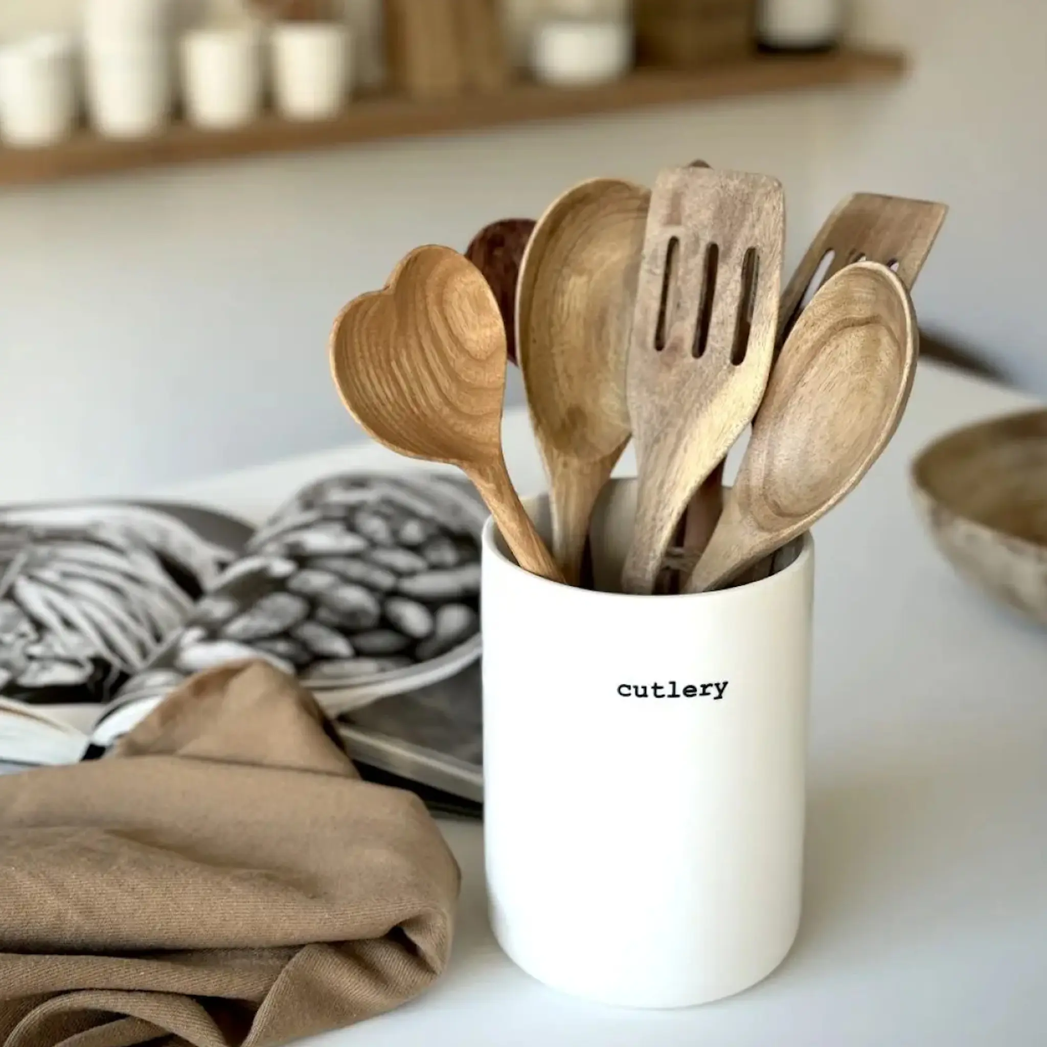 Sögne Home Melker serveringssked hjärta 30 cm ljust trä