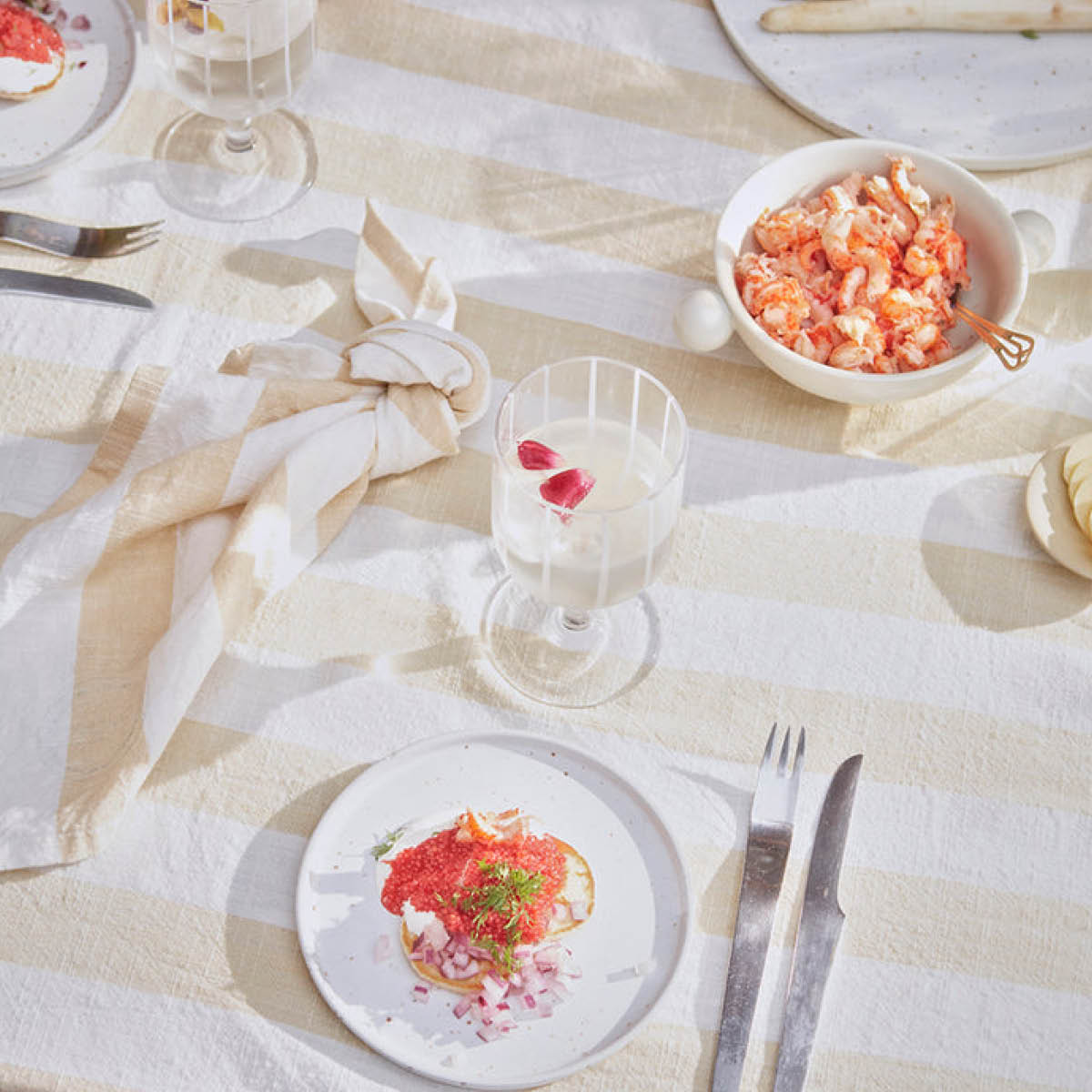 OYOY Randig Pöytäliina 260x140 cm Vanilla