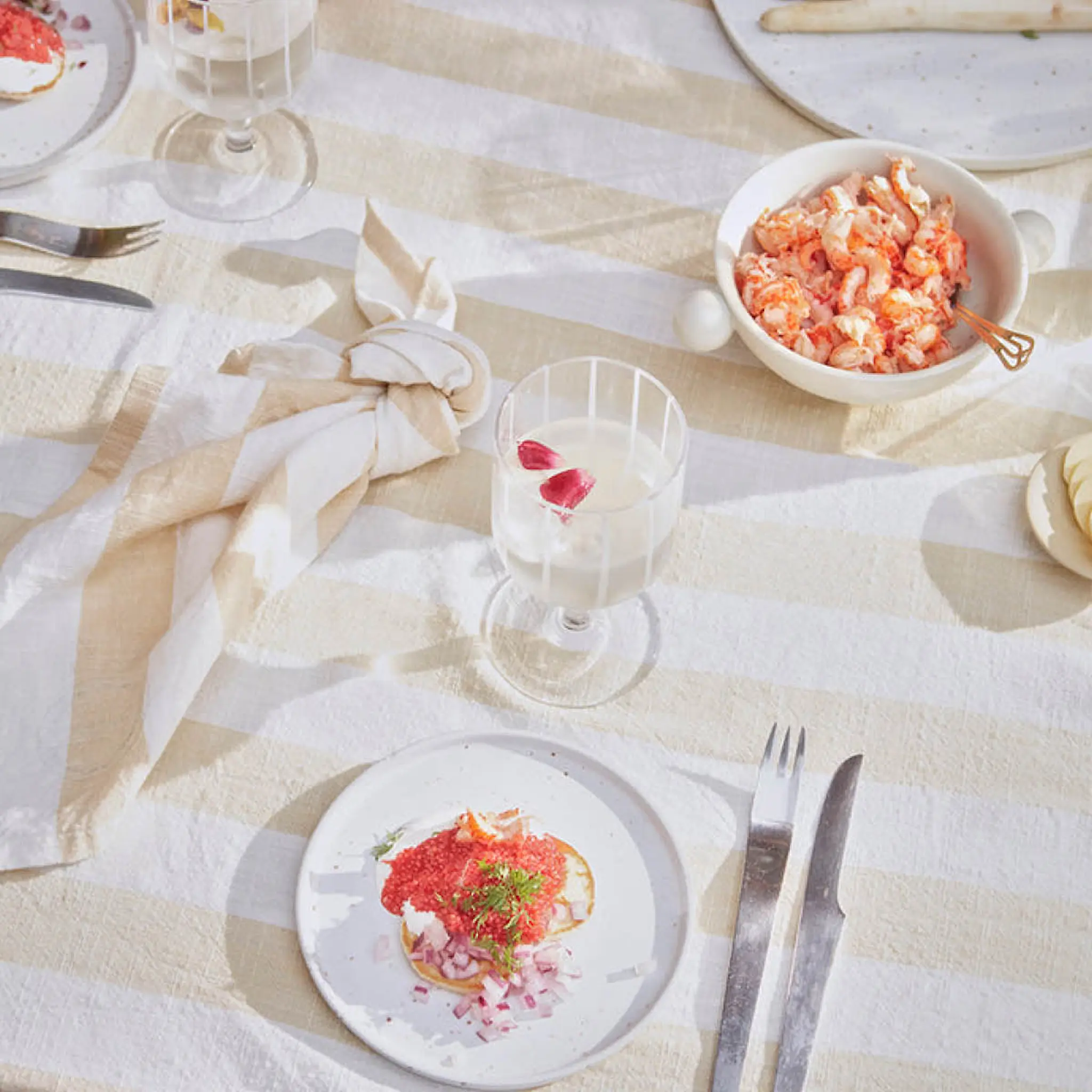 OYOY Randig Pöytäliina 260x140 cm Vanilla