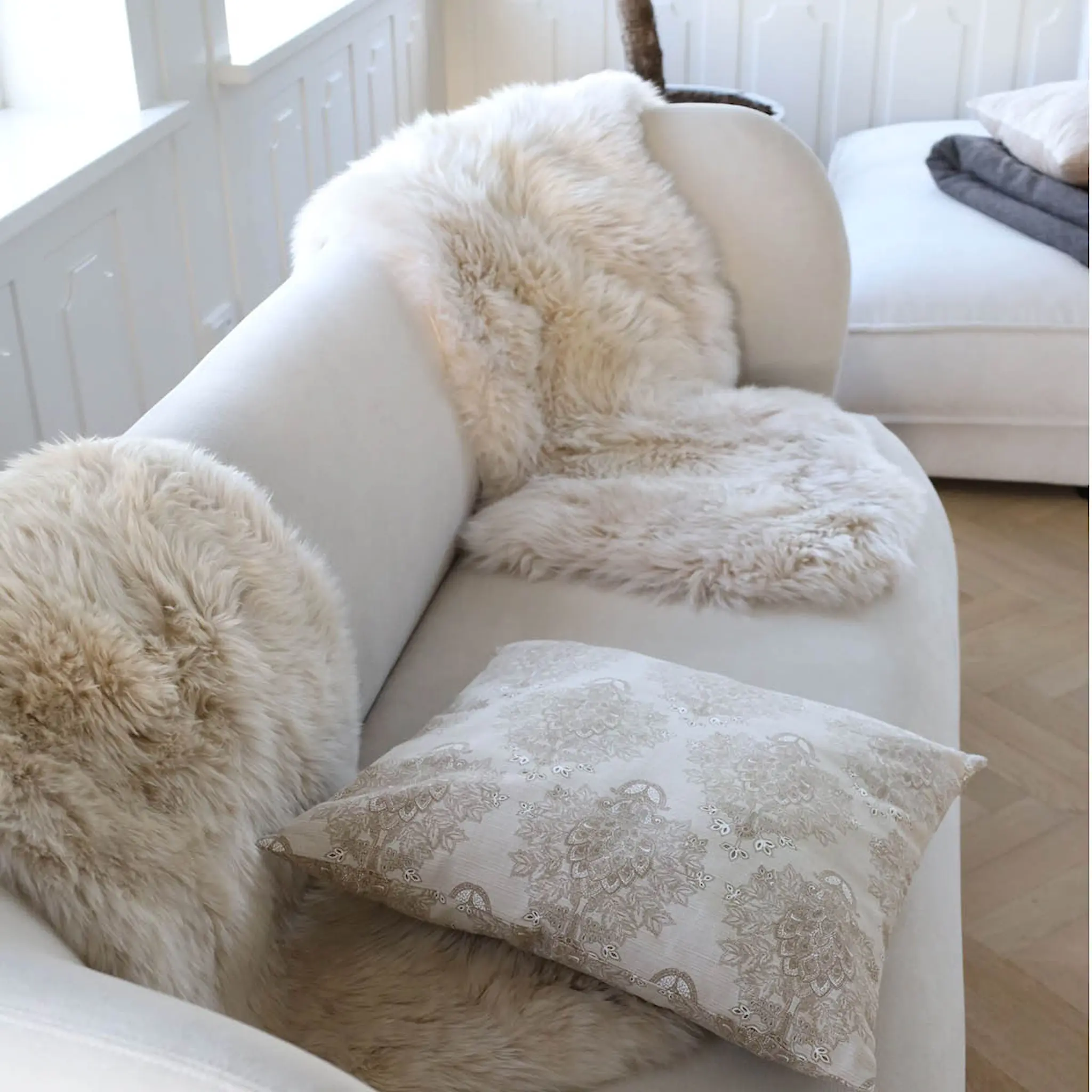 Natures Collection Fårskinn New Zealand lång ull 100 cm black