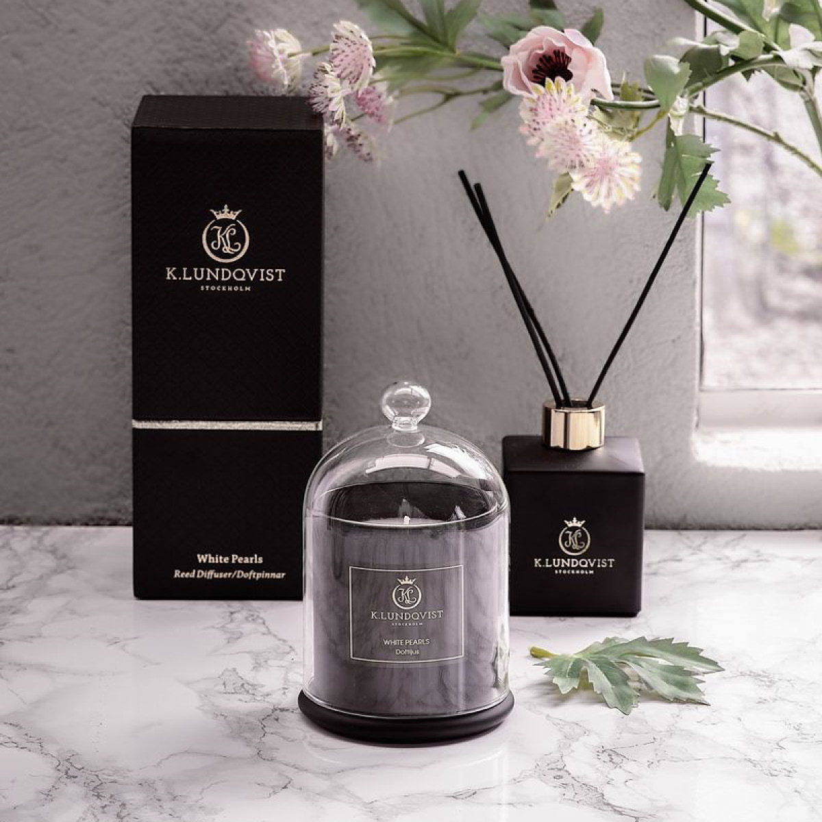 K. Lundqvist Stockholm Doftljus med glaskupa white pearls