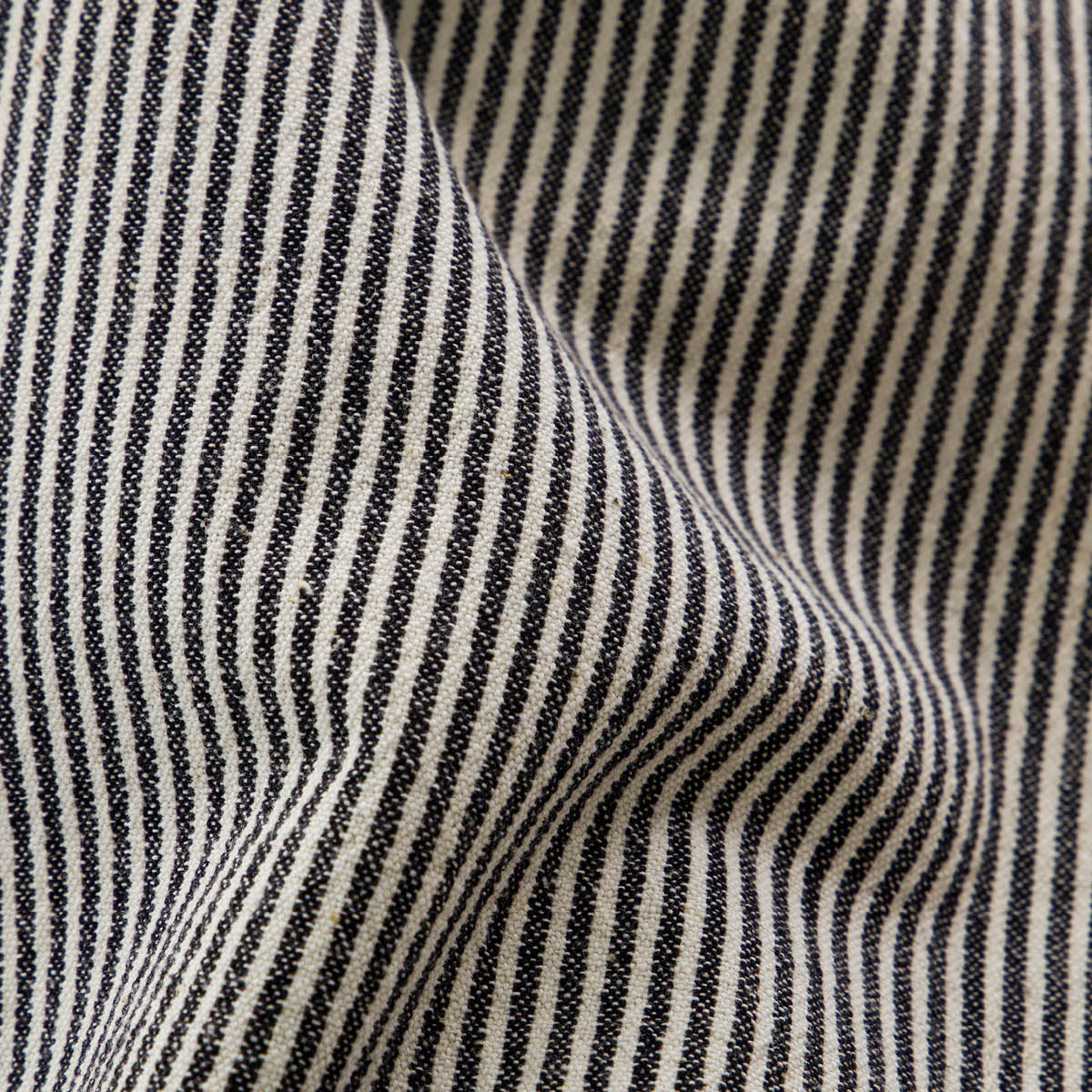 House Doctor Block Pöytäliina 260x150 cm Hiekka/Musta