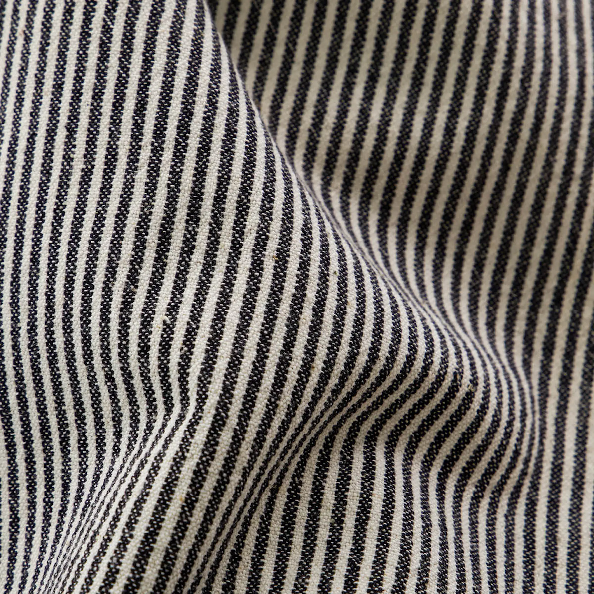 House Doctor Block Pöytäliina 260x150 cm Hiekka/Musta