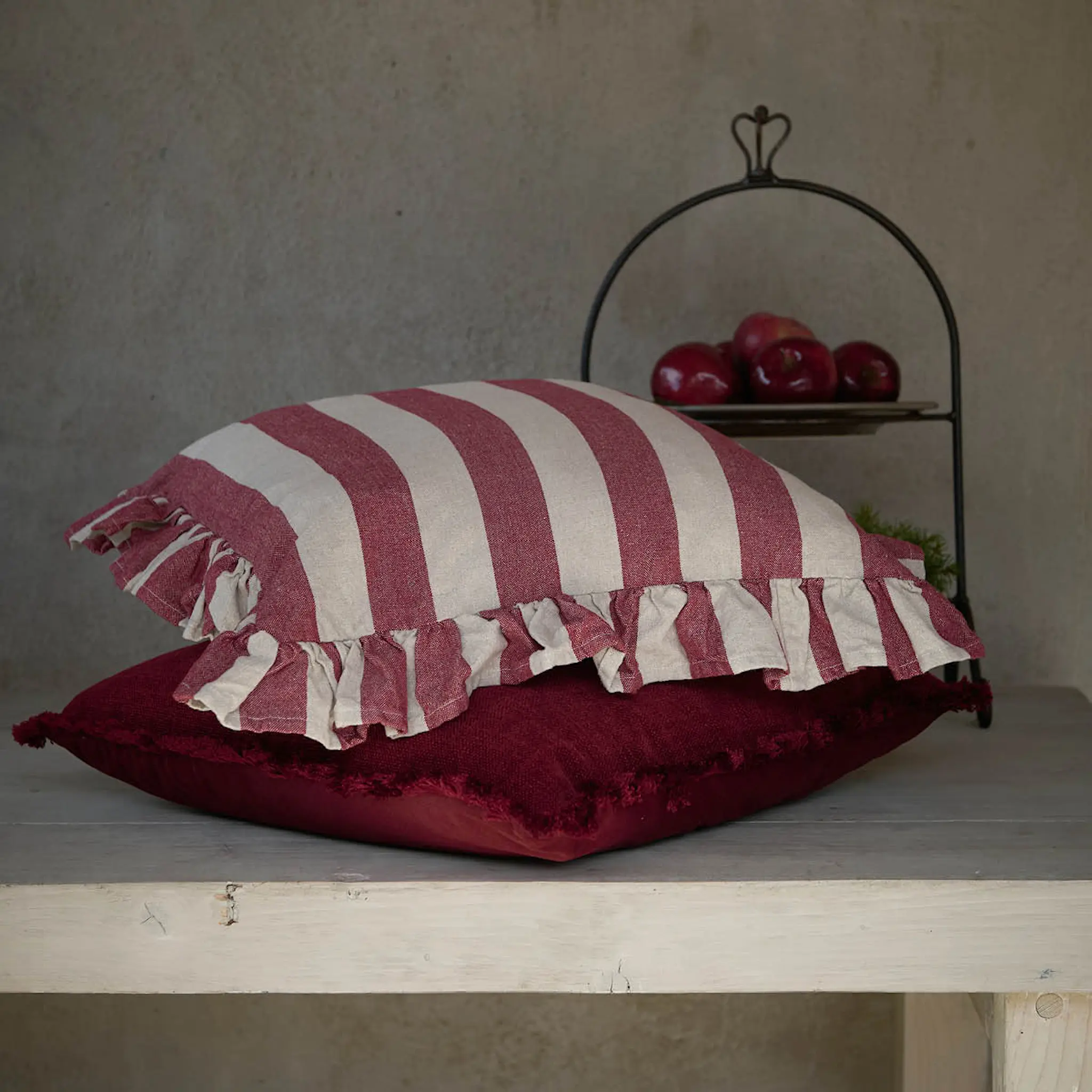 Fondaco Amalia kuddfodral 48x48 cm röd