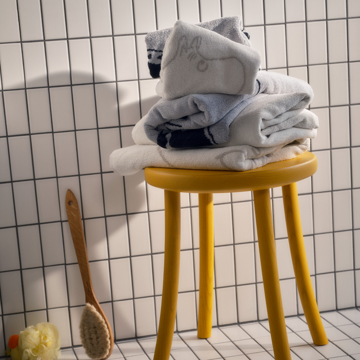 Moomin Arabia Mummi håndkle 50x70 cm Mummipappa grå