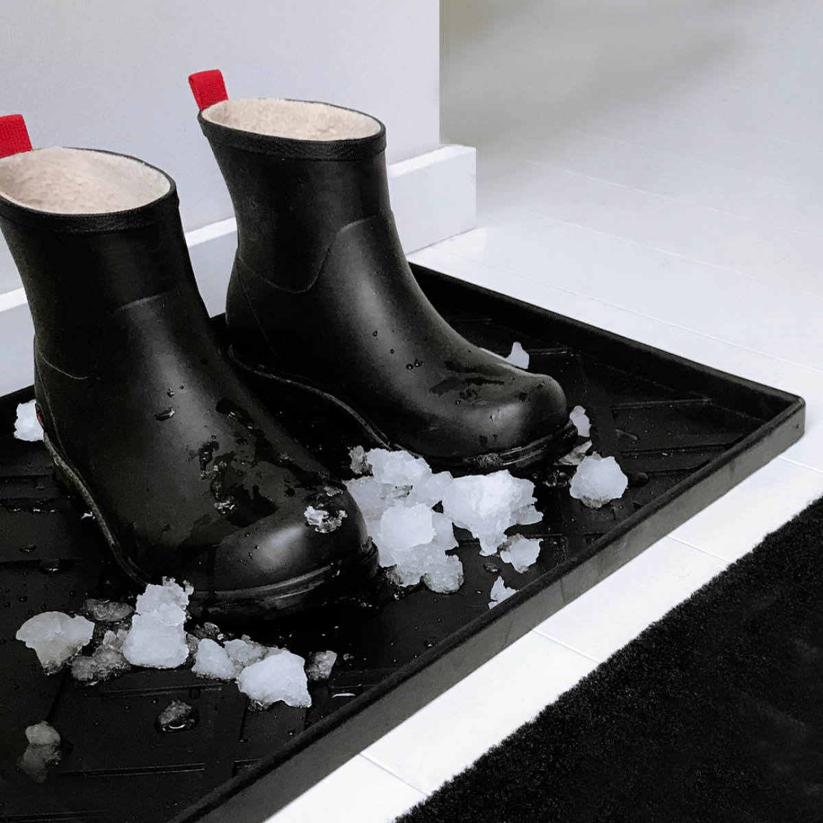 Tica Copenhagen Lines skobricka mellan 48x38x3 cm svart