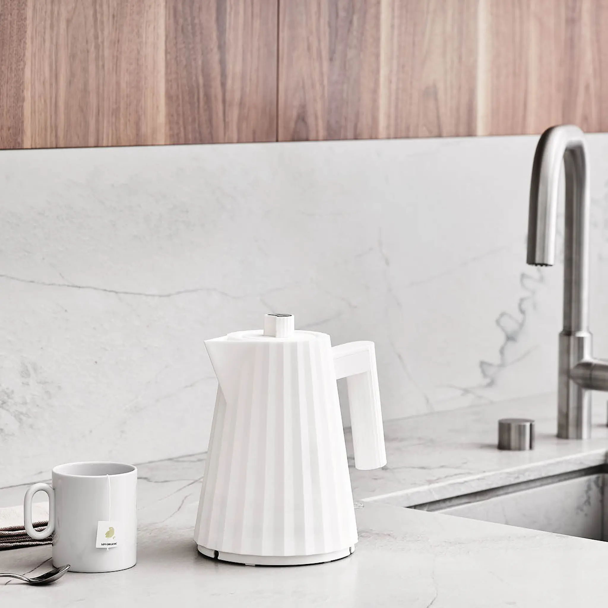 Alessi Plissé Vedenkeitin 1 L Valkoinen