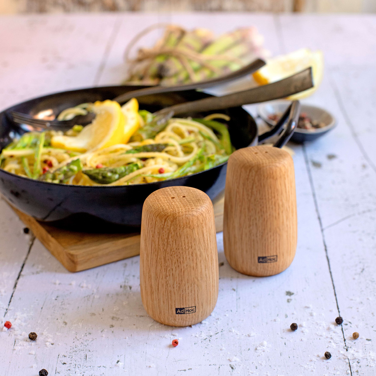 AdHoc Yoko salt- & pepparkar 4,6 x 7,5 cm ljus ek/brun