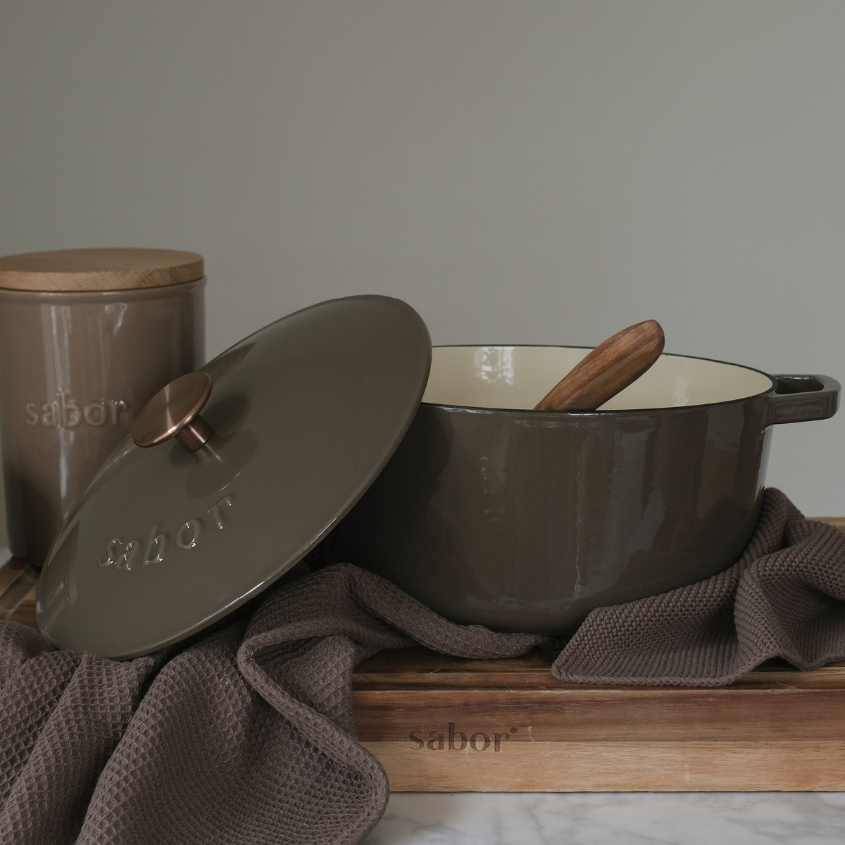 Sabor Sabor Valurautapata 24 cm 4,4 L Mahogny