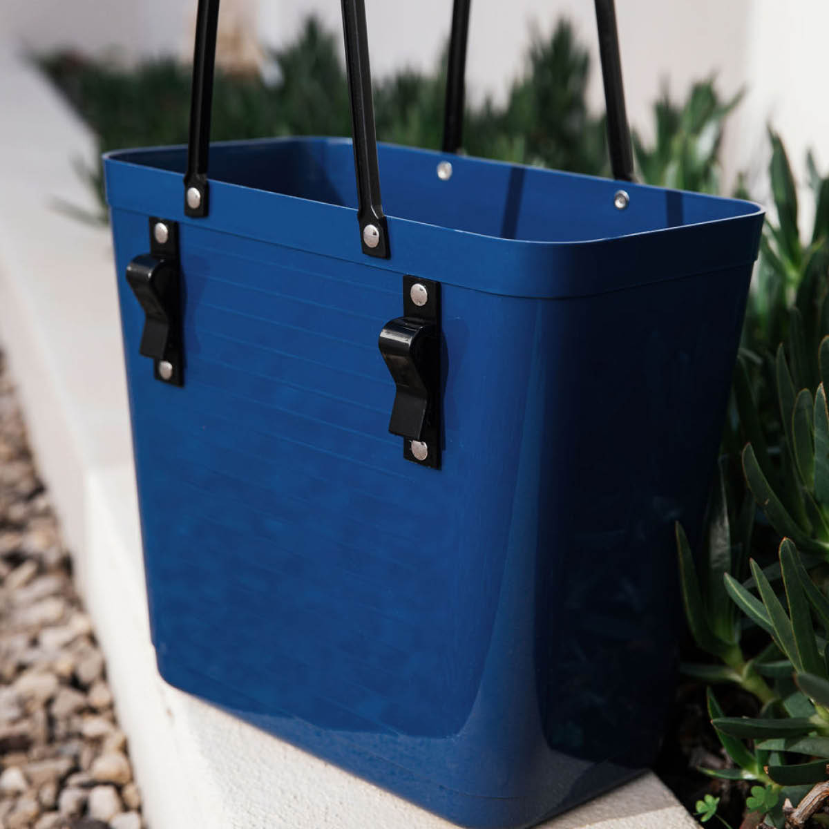 Hinza Recycled Plastic väska hög med cykelfäste 14 L blå