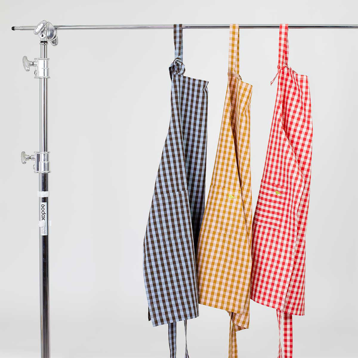 A World of Craft Maria forkle 70x82 cm rød/naturfarget