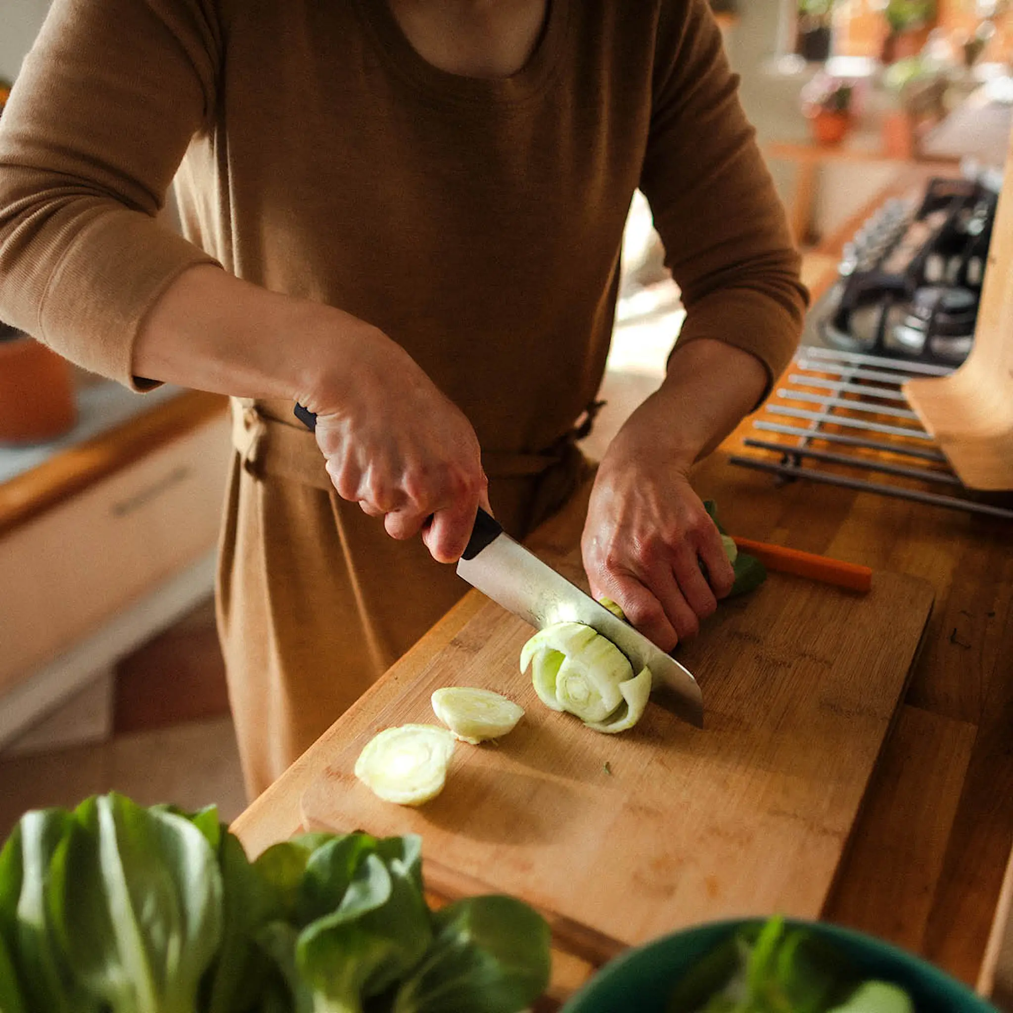Fiskars Functional Form santoku-veitsi 35,5 cm musta/ruostumaton teräs