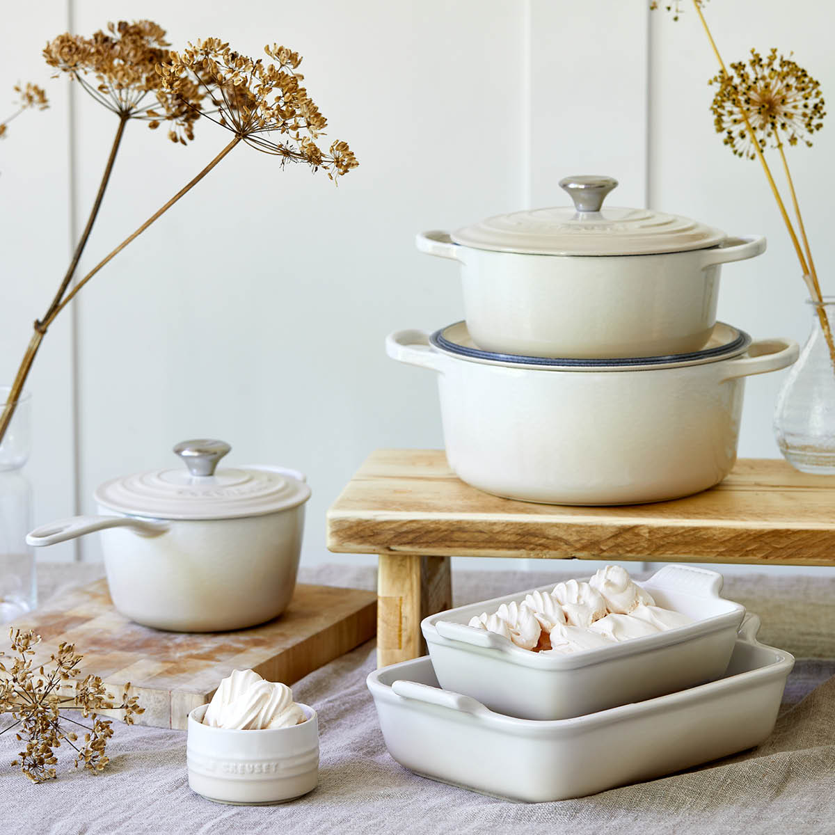 Le Creuset Signature Valurautapata pyöreä 26 cm 5,3 L Meringue