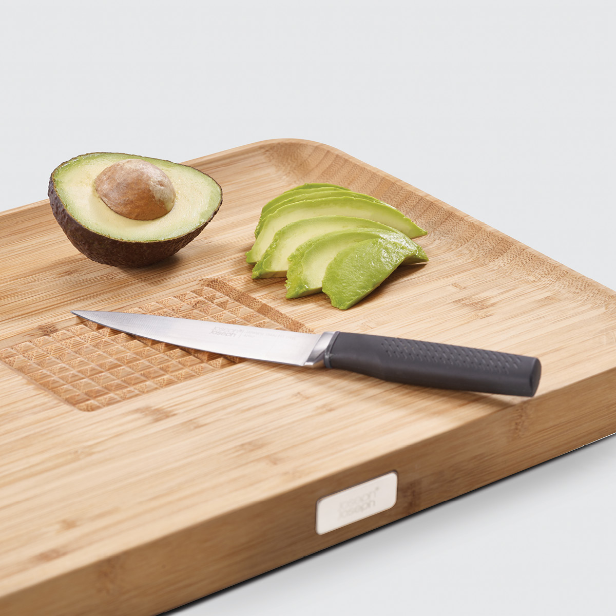 Joseph Joseph Cut&Carve skjærefjøl i bambus 30x40 cm