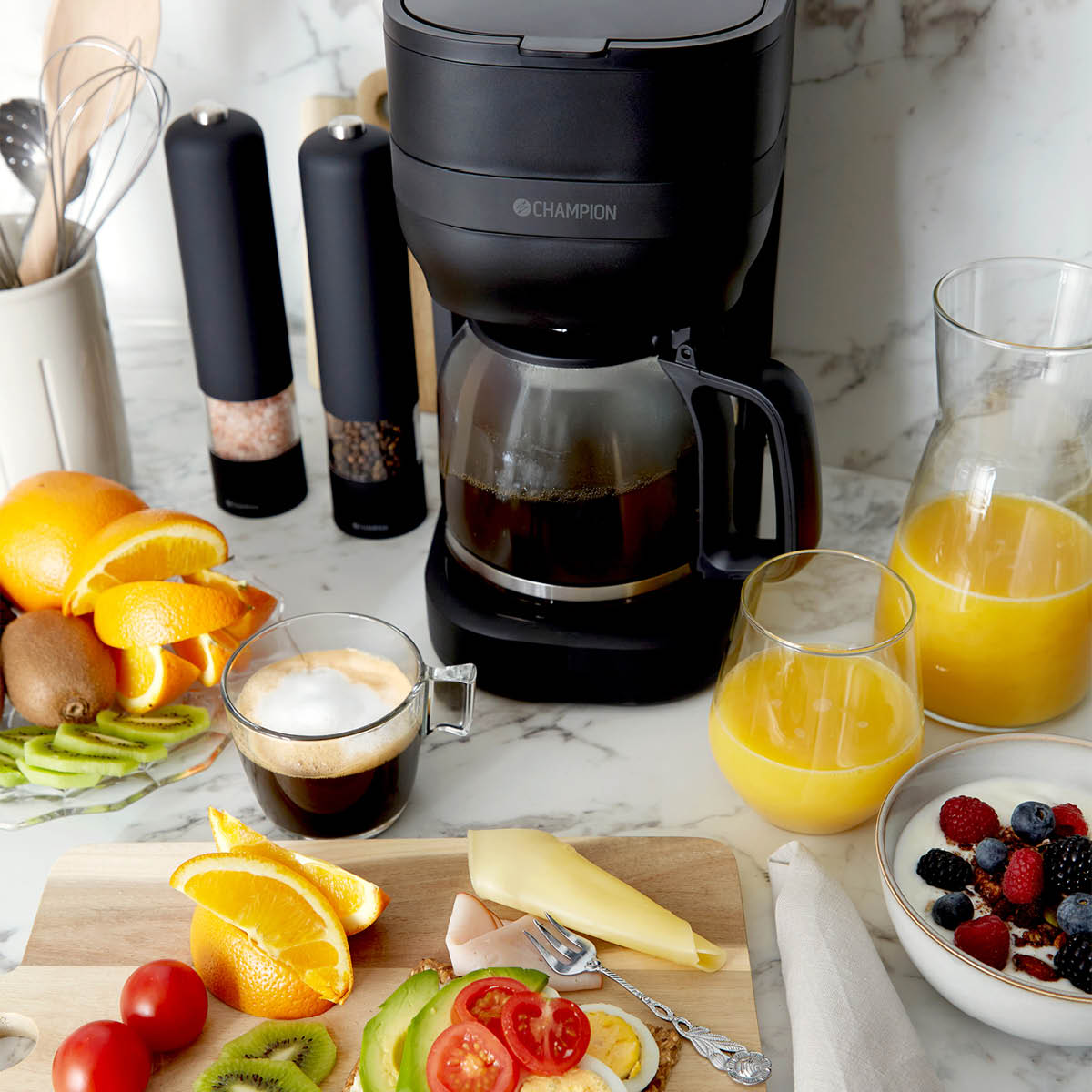 CHAMPION Kaffebryggare KB300 12 koppar 1,5 L svart