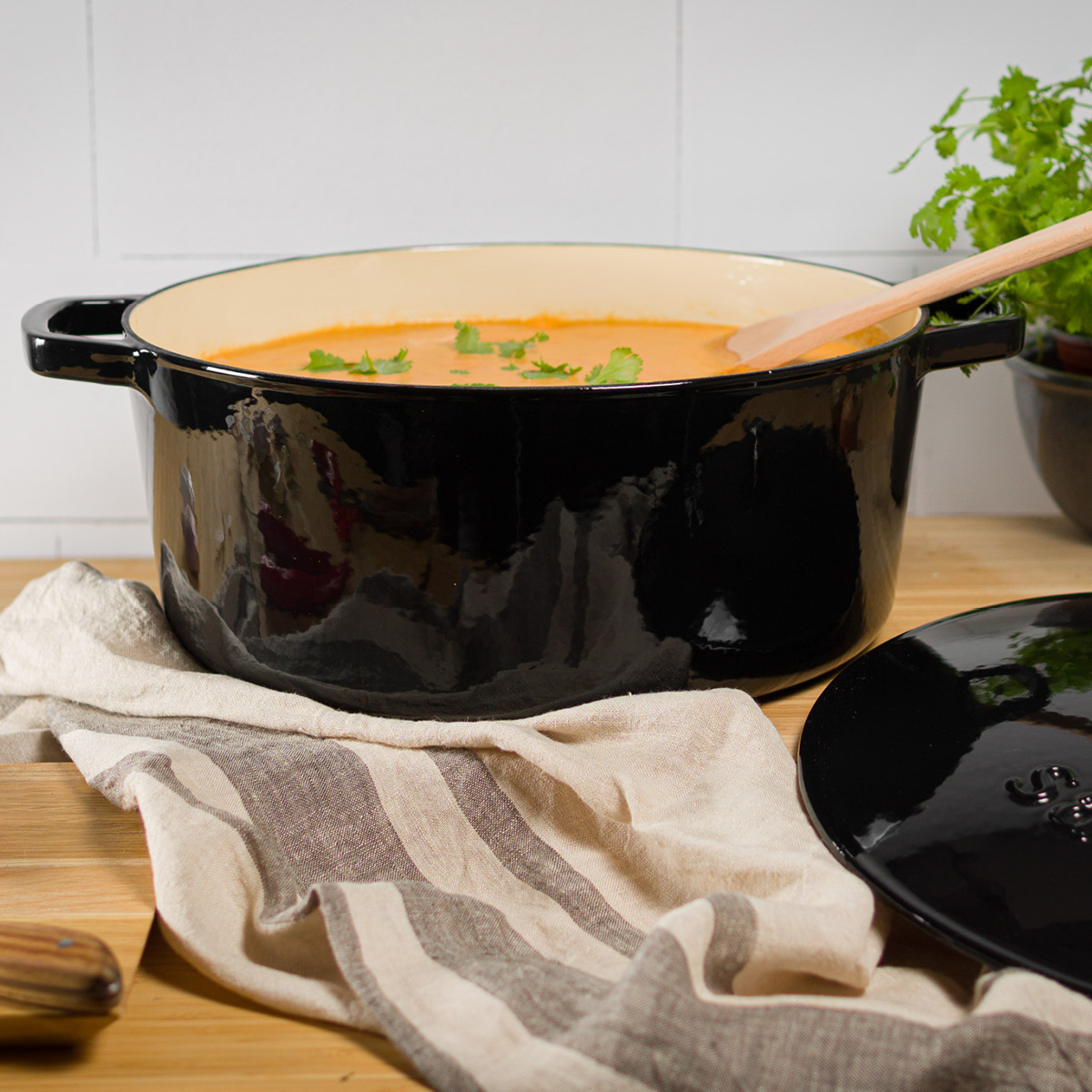 Sabor Sabor Valurautapata 32 cm 9,5 L Musta