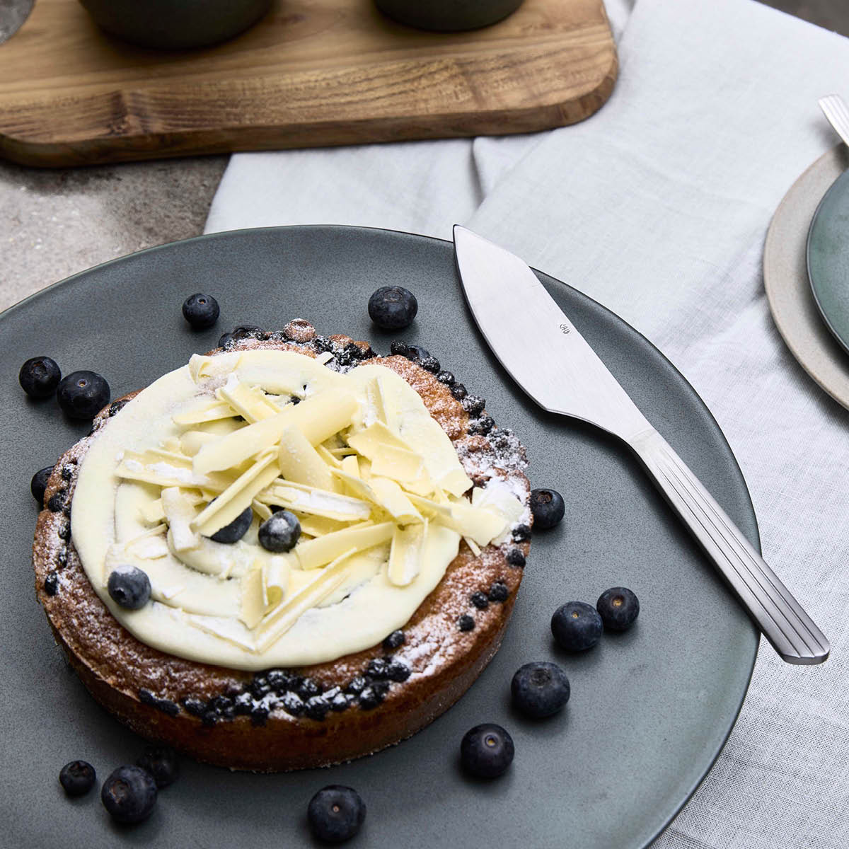 Aida RAW tårtkniv 28,7 cm Matt stål