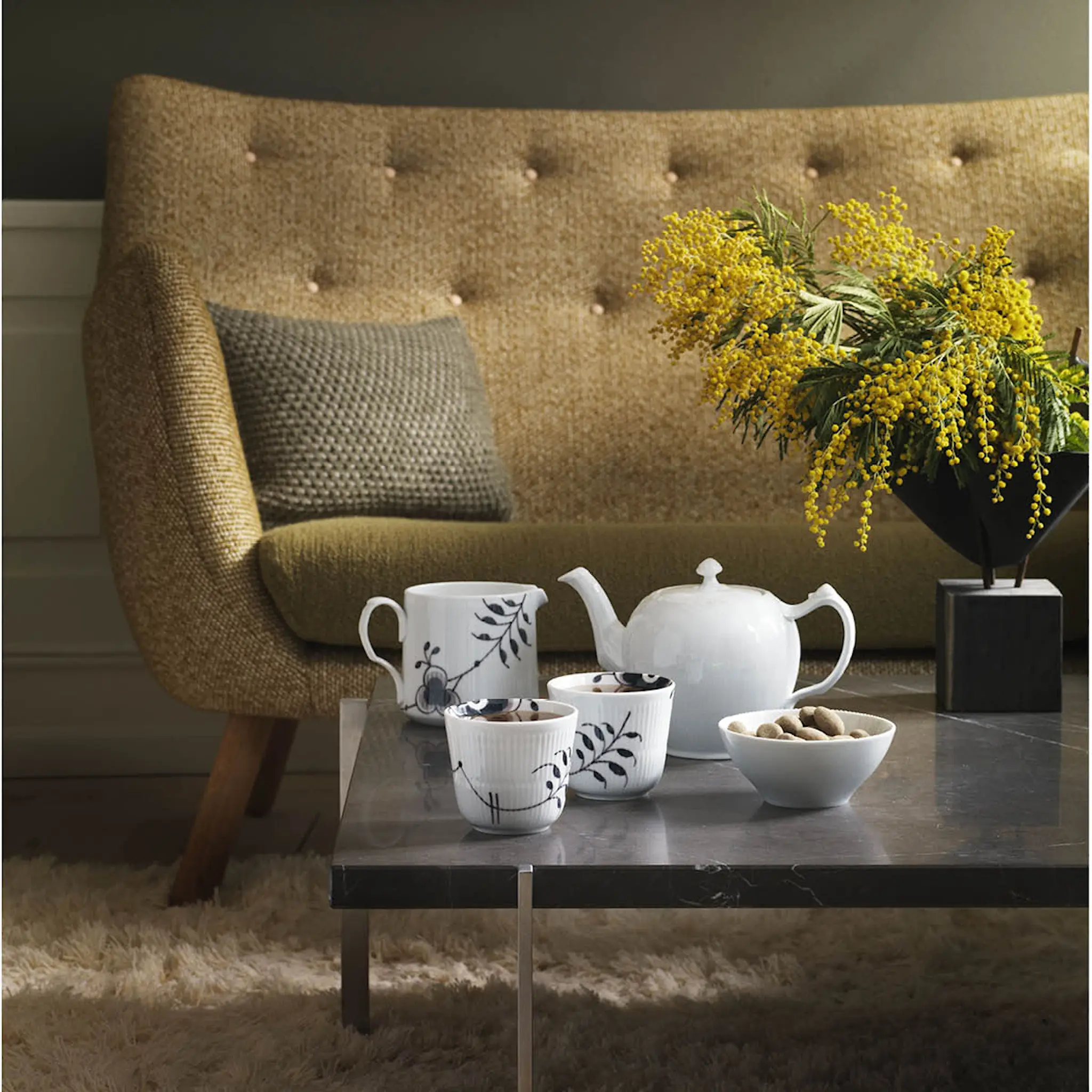 Royal Copenhagen Black Fluted Mega Termomugg 26 cl
