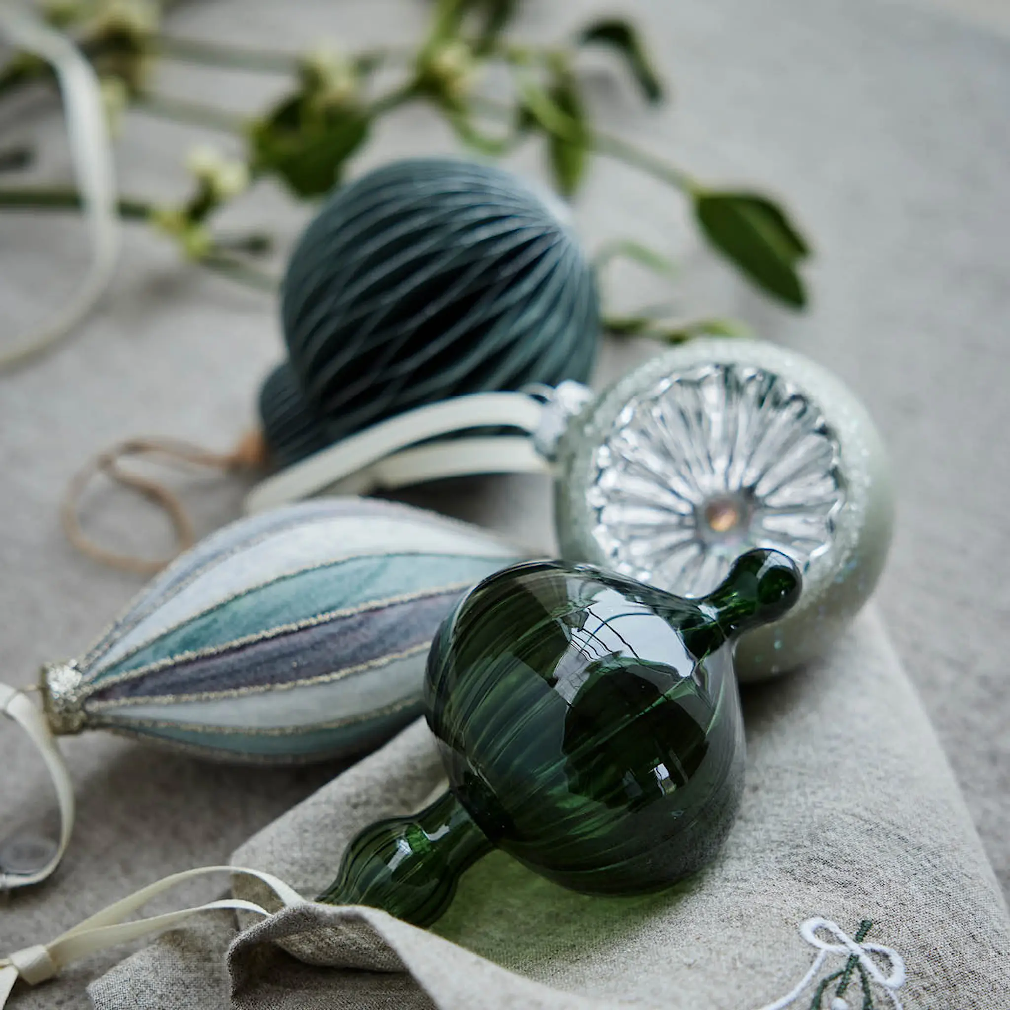 Lene Bjerre Nomillia julgransdekoration avlång 13 cm multi/benvit