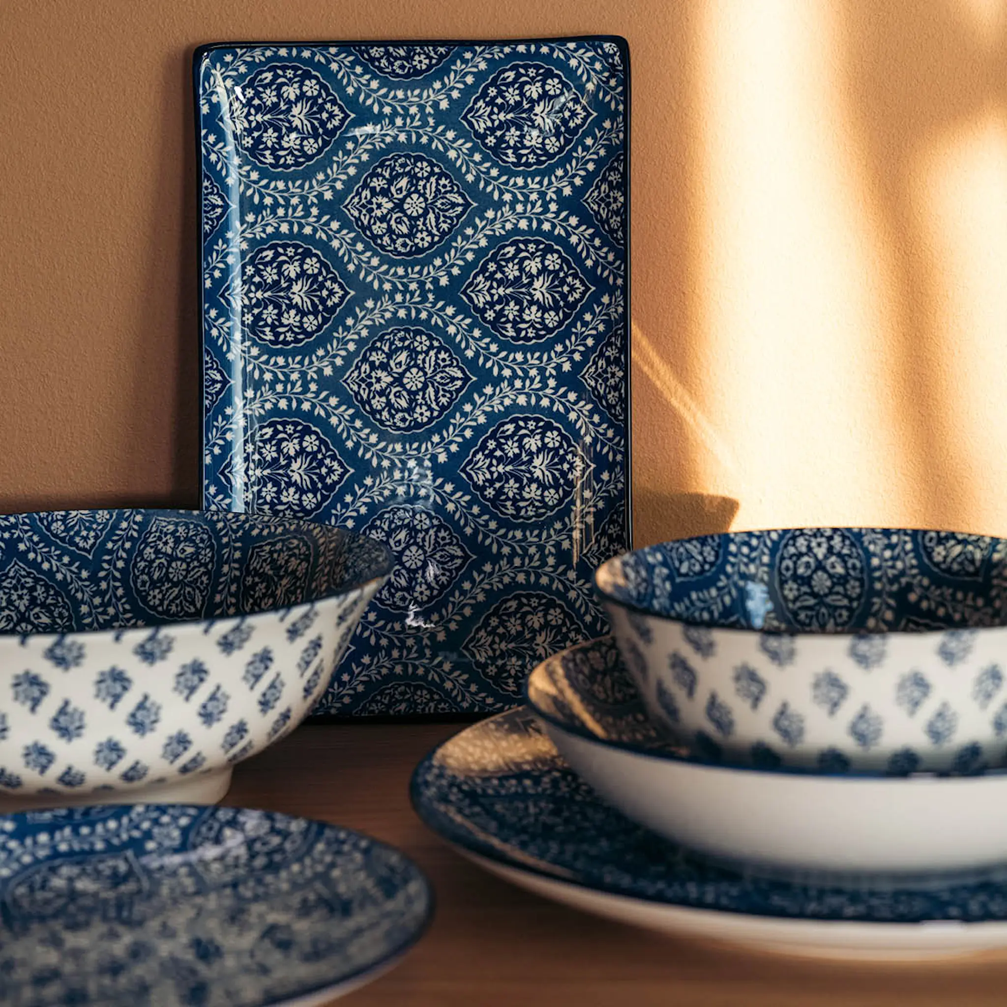 Stiernholm Sakura assiett 25x16 cm blå/vit