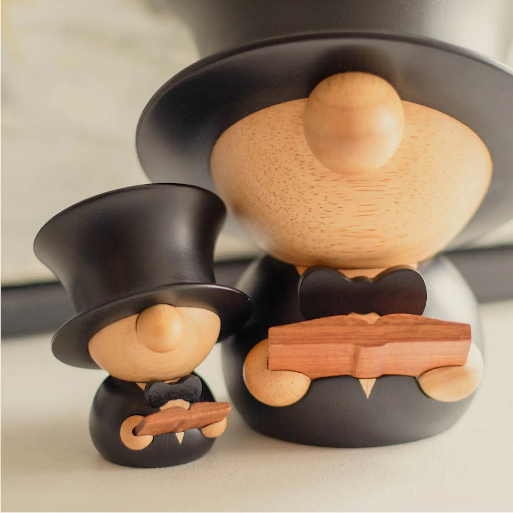 FableWood Puufiguuri H.C. Andersen 8 cm Musta/Kumipuu/Sapele
