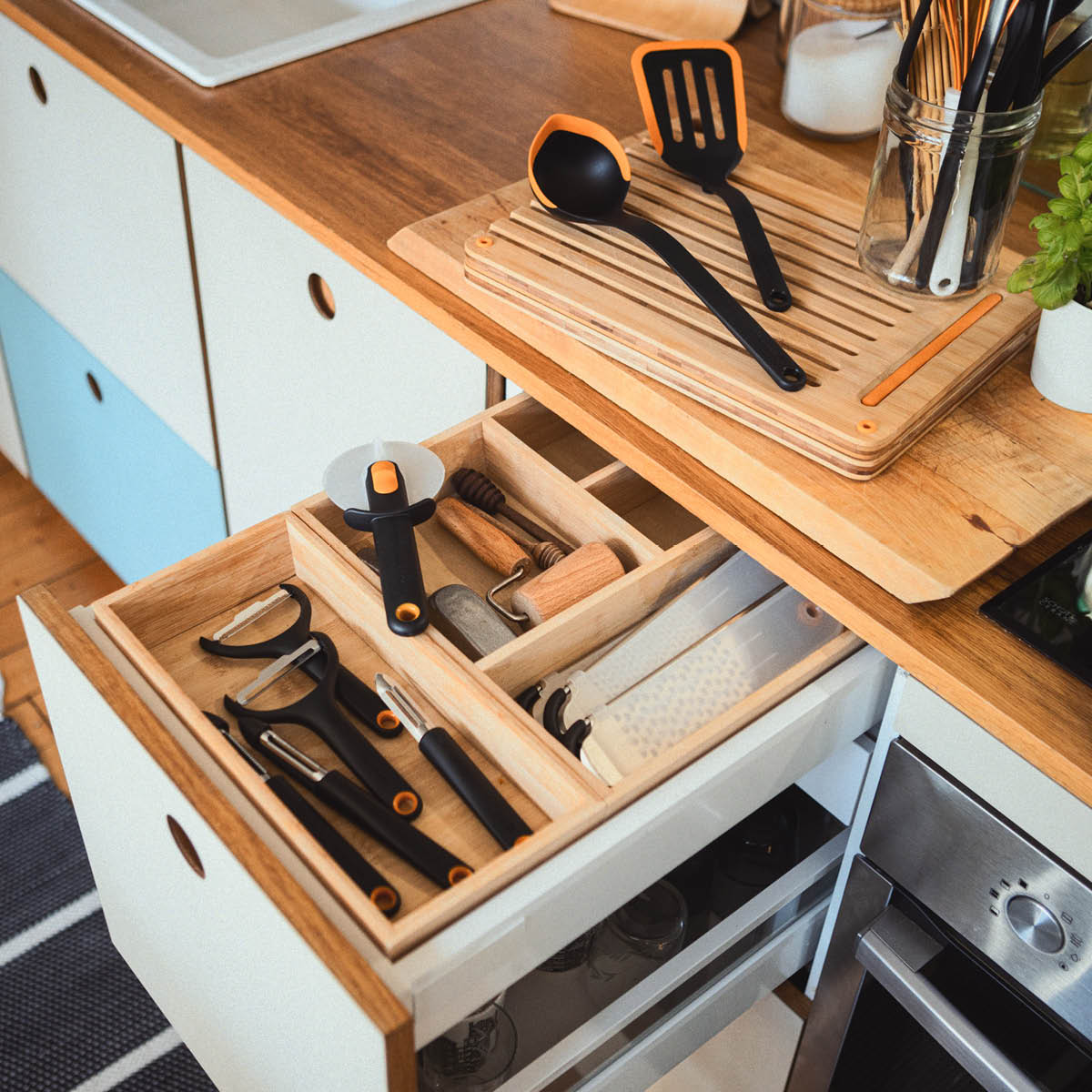 Fiskars Functional Form rivjern ekstra fint 30,8 cm svart/rustfritt stål