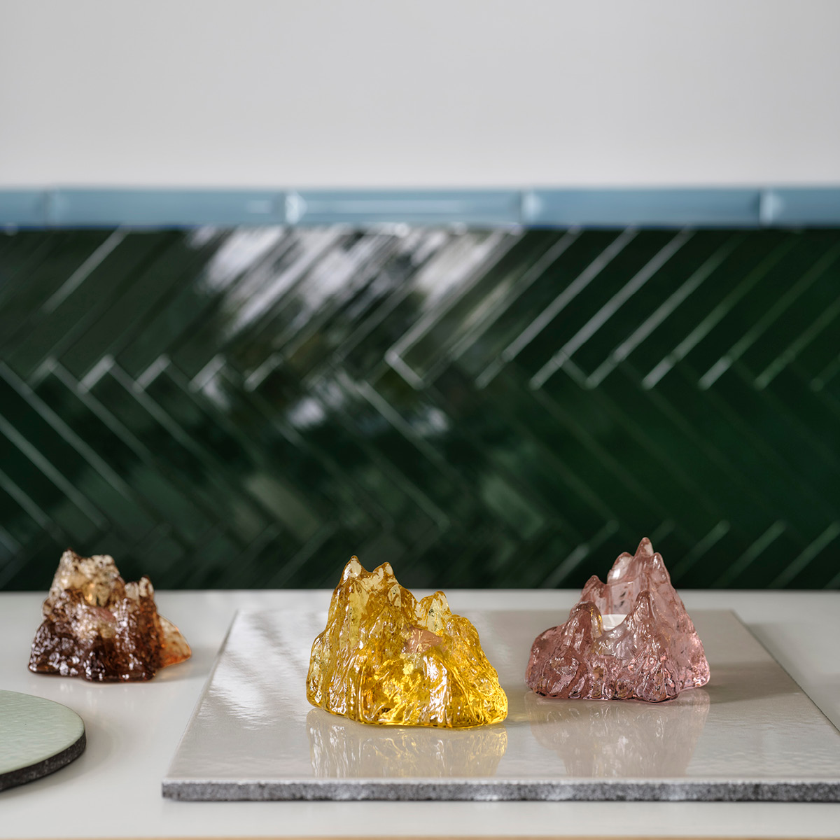 Kosta Boda The Rock lyslykt 9,1 cm rosa